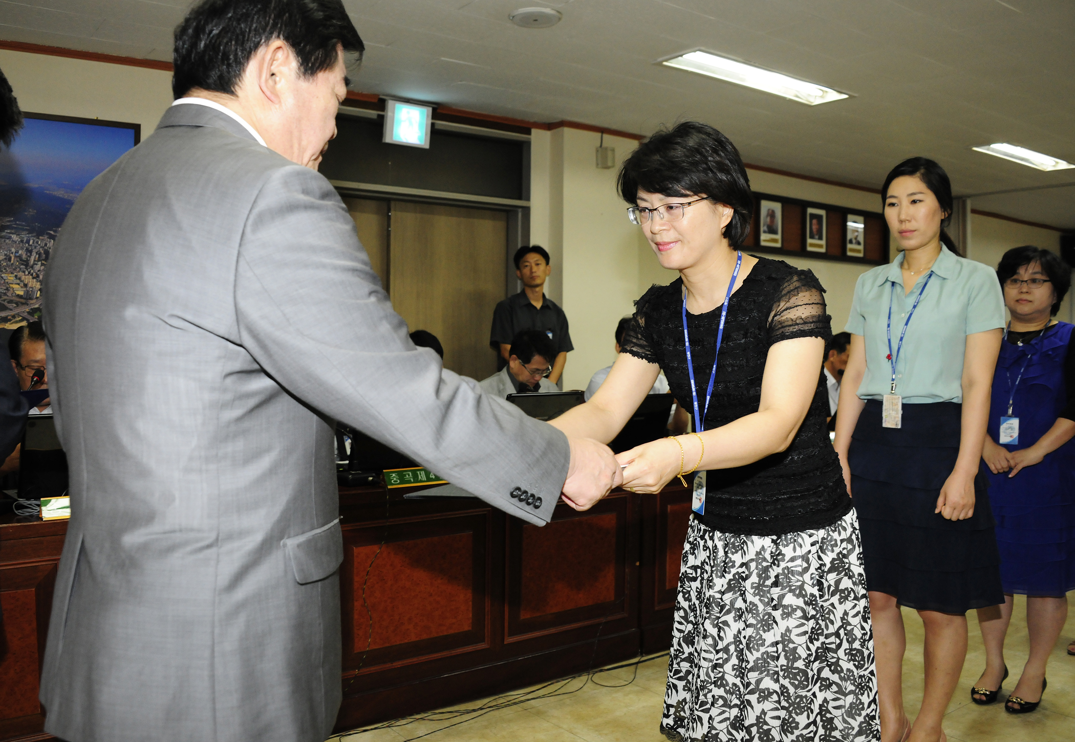 20110721-확대간부회의 표창장 수여 38687.JPG