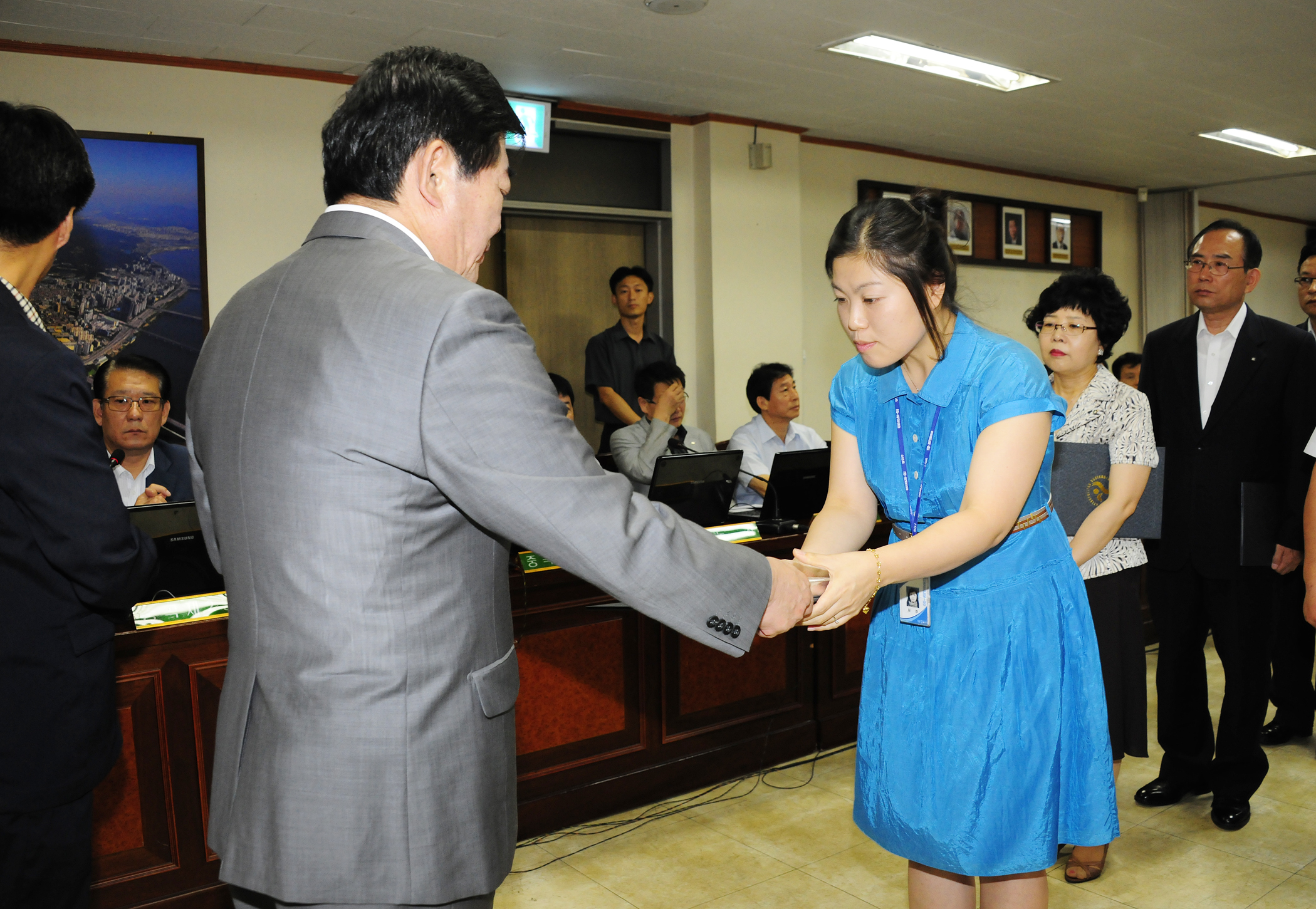 20110721-확대간부회의 표창장 수여 38701.JPG