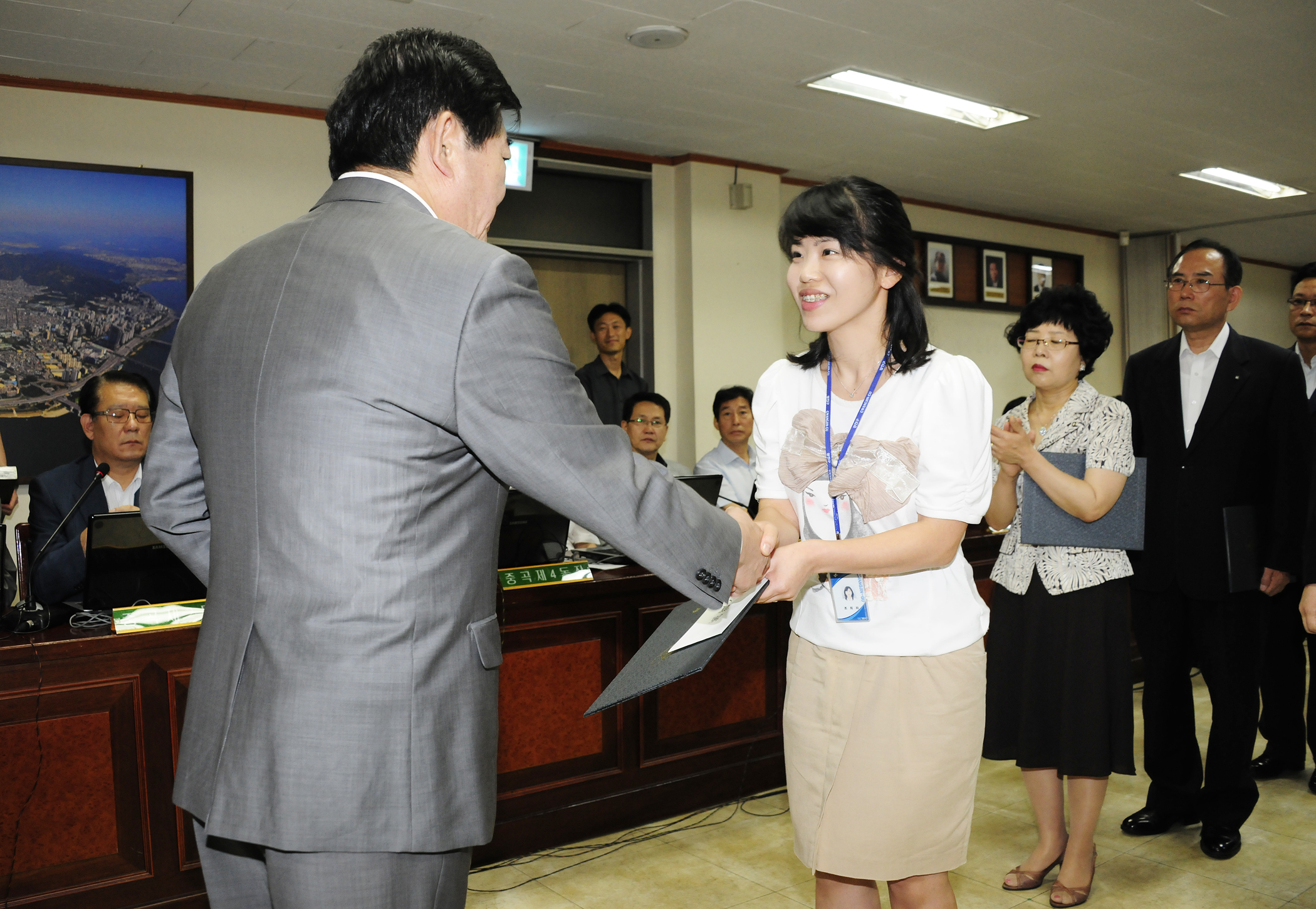20110721-확대간부회의 표창장 수여 38714.JPG