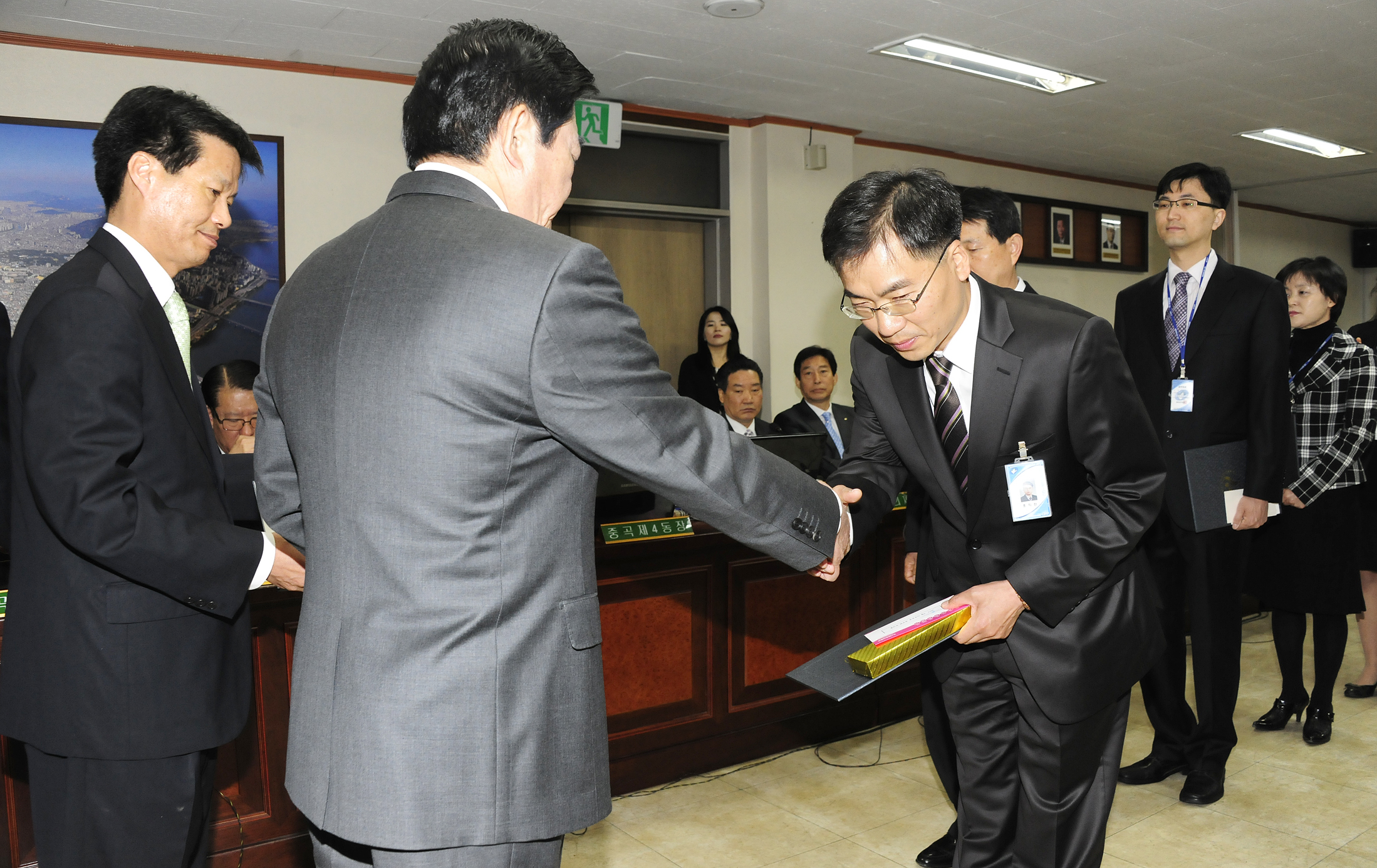 20110421-구 동 확대간부회의 표창 31445.JPG