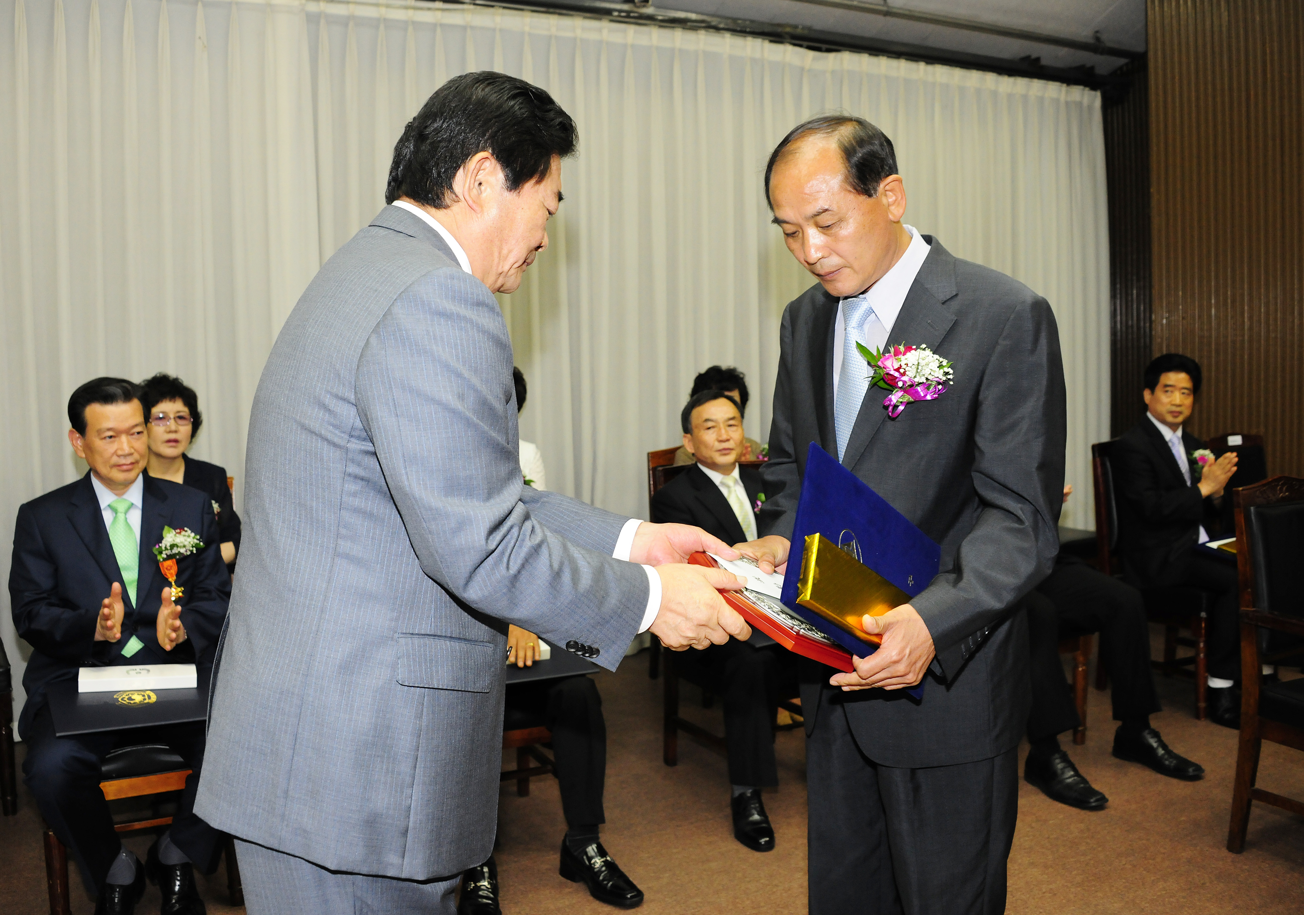 20110629-2011 상반기 퇴임식 37004.JPG