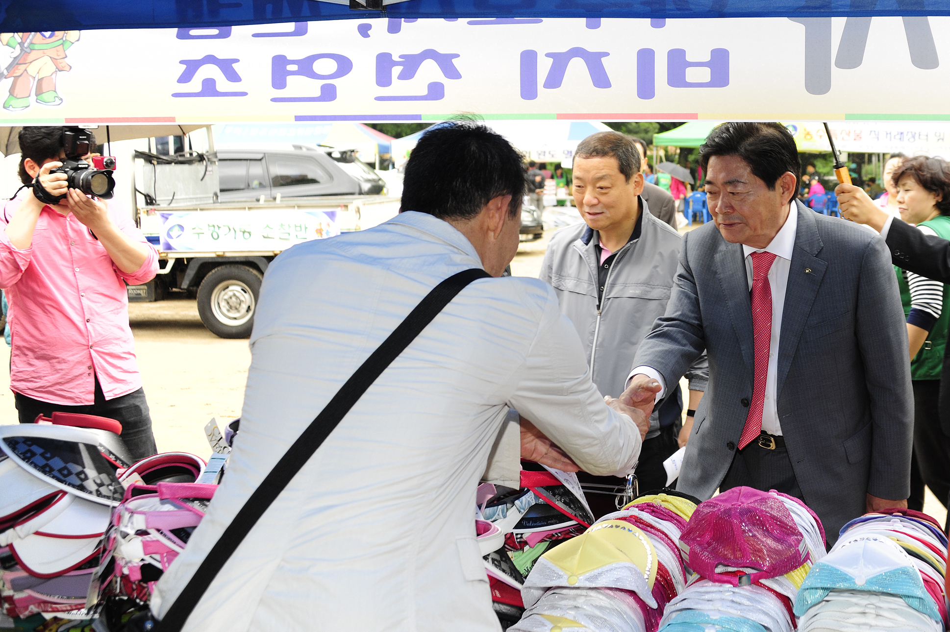 20110520-농수특산물 직거래장터 및 알뜰장 개설 34609.JPG