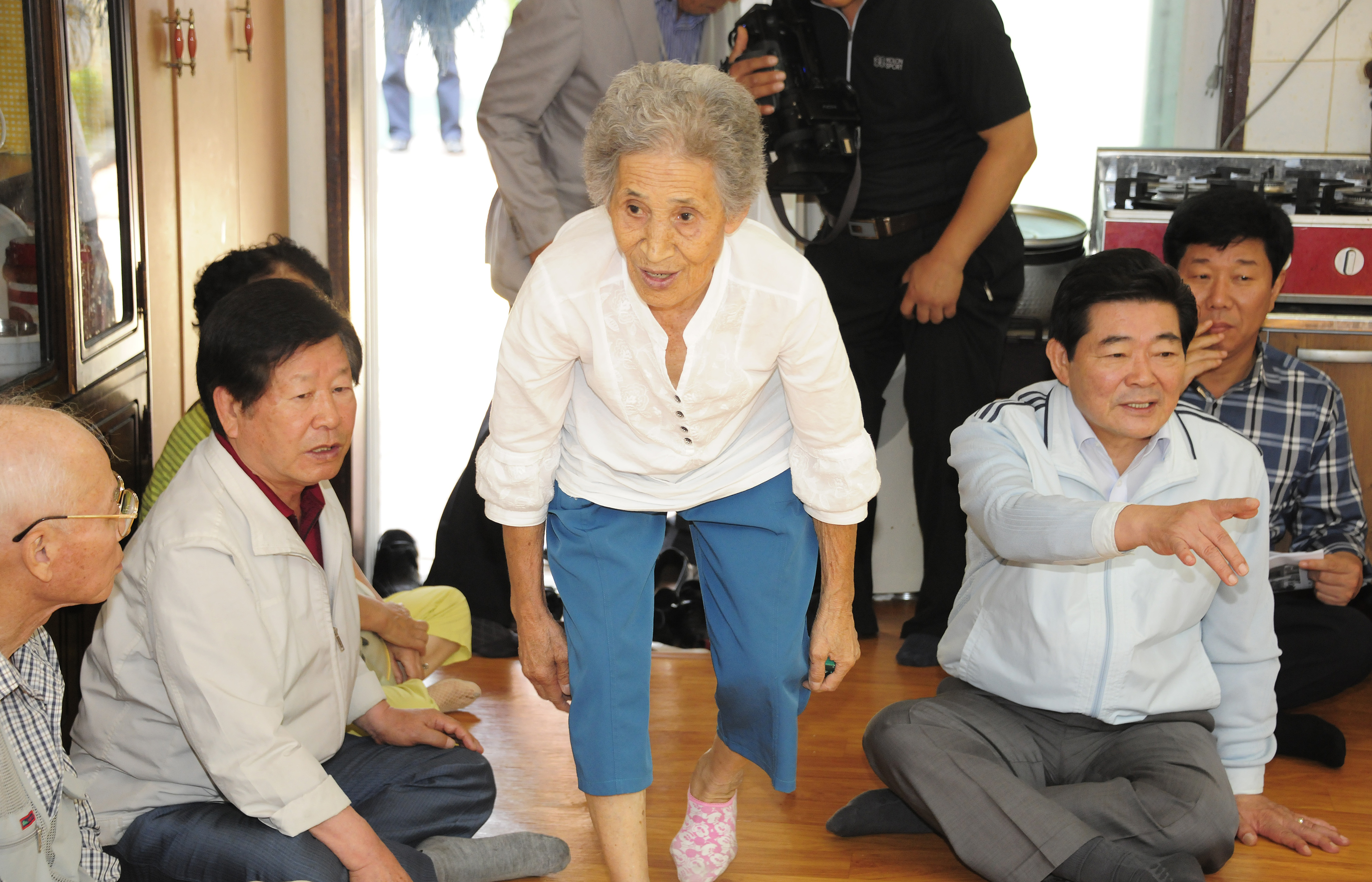 20110906-추석명절 경로당 방문 40247.JPG