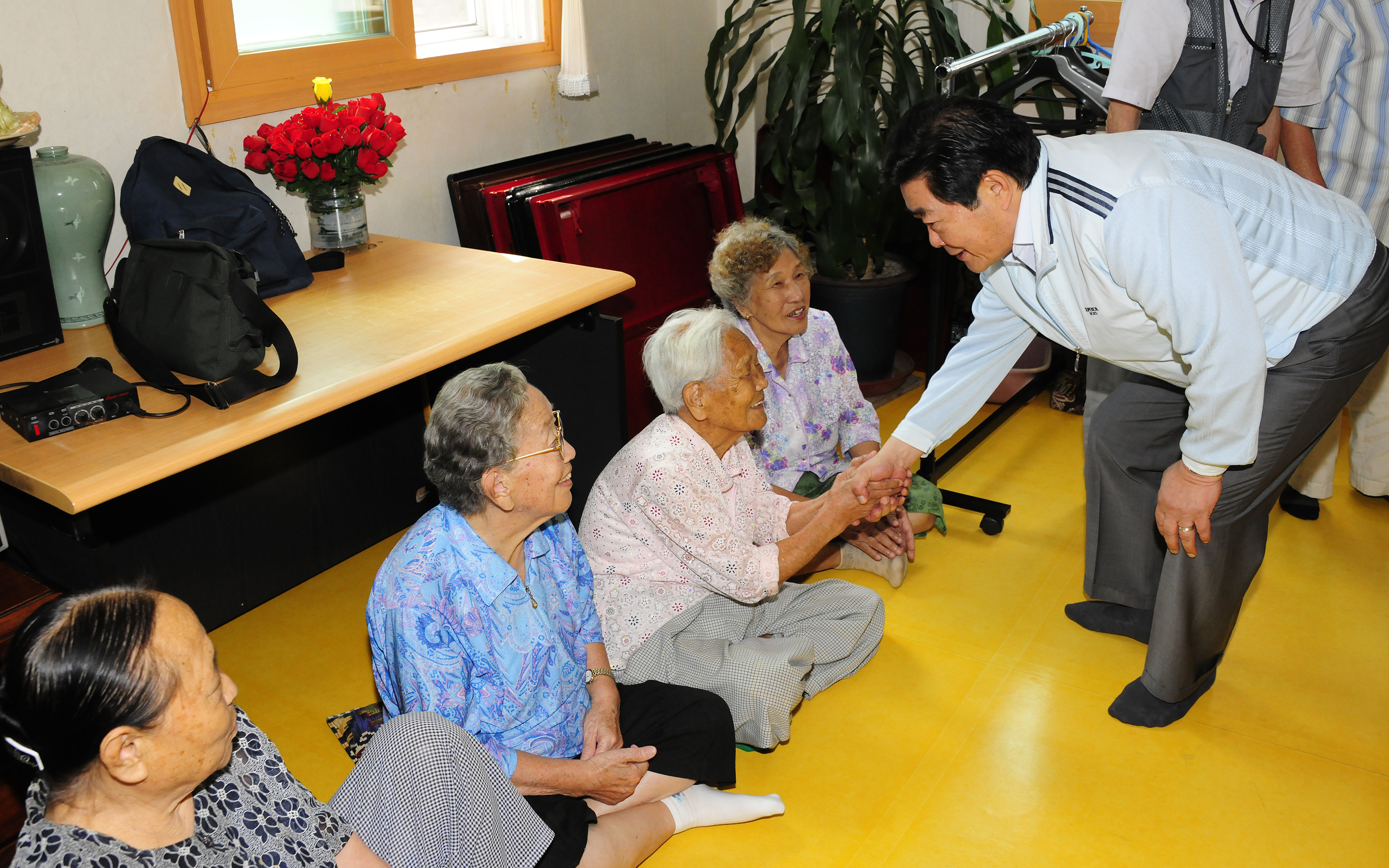 20110906-추석명절 경로당 방문 40277.JPG