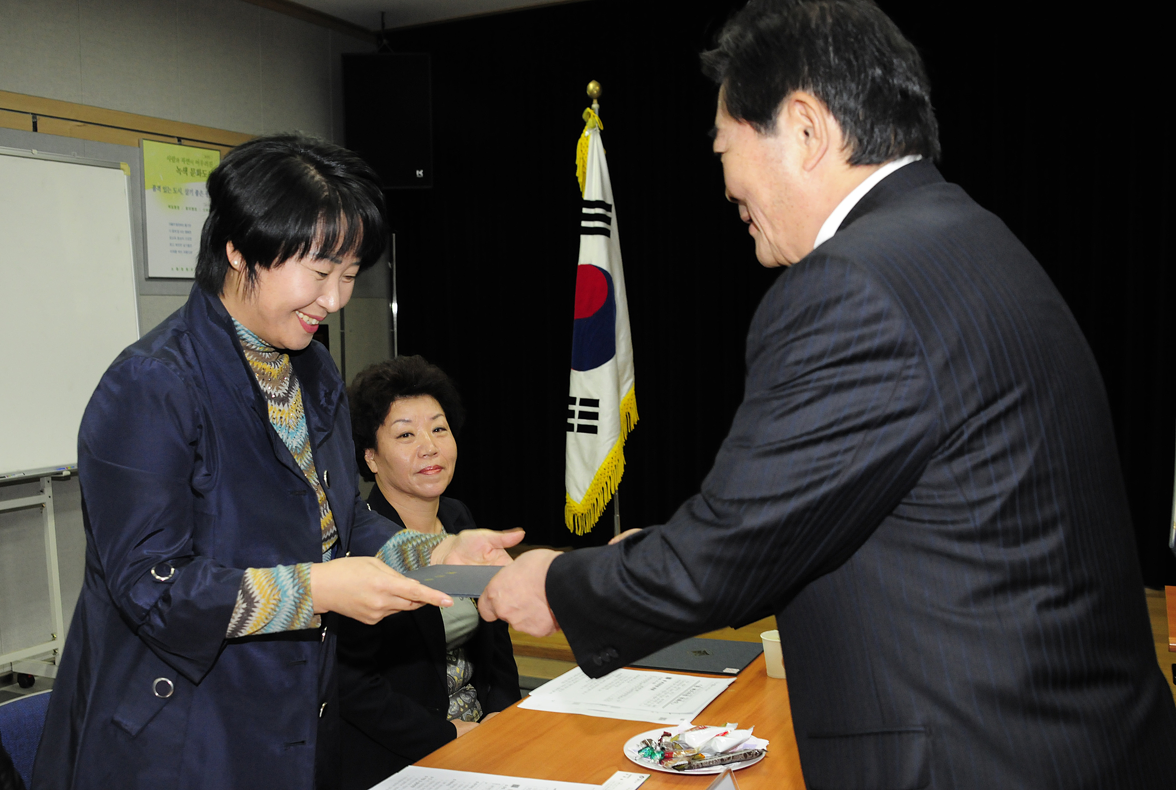 20111018-제2기 광진구 복지위원 위촉식 41747.JPG