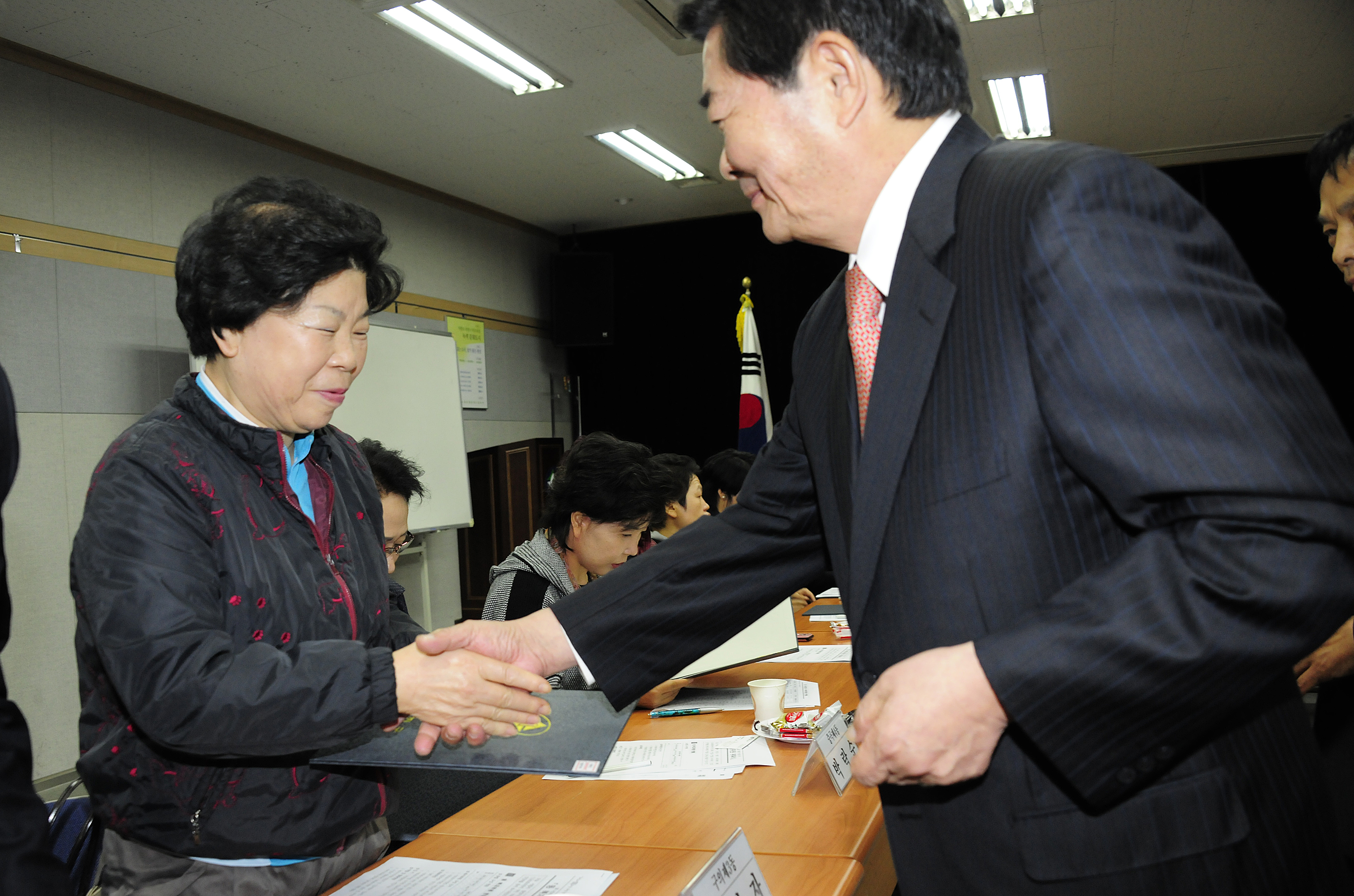20111018-제2기 광진구 복지위원 위촉식 41761.JPG
