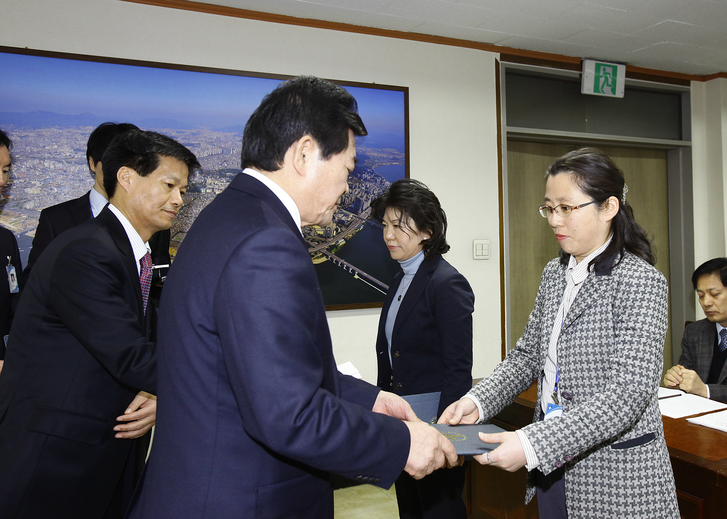 20110210-구확대 간부회의 표창 25252.JPG