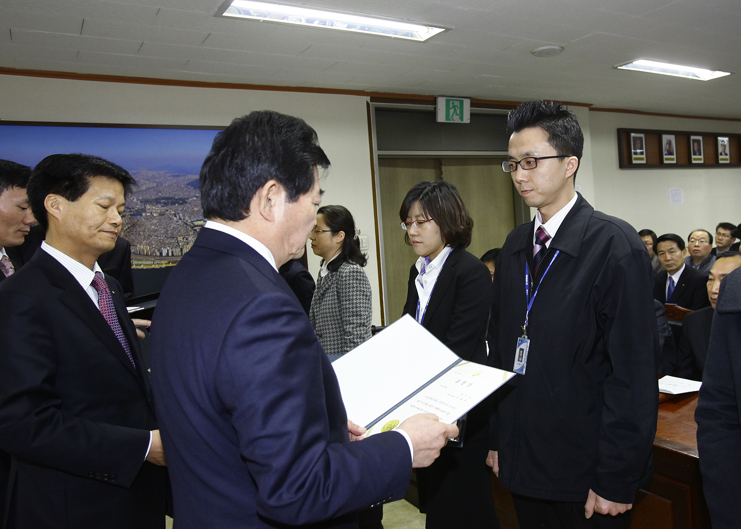 20110210-구확대 간부회의 표창 25256.JPG