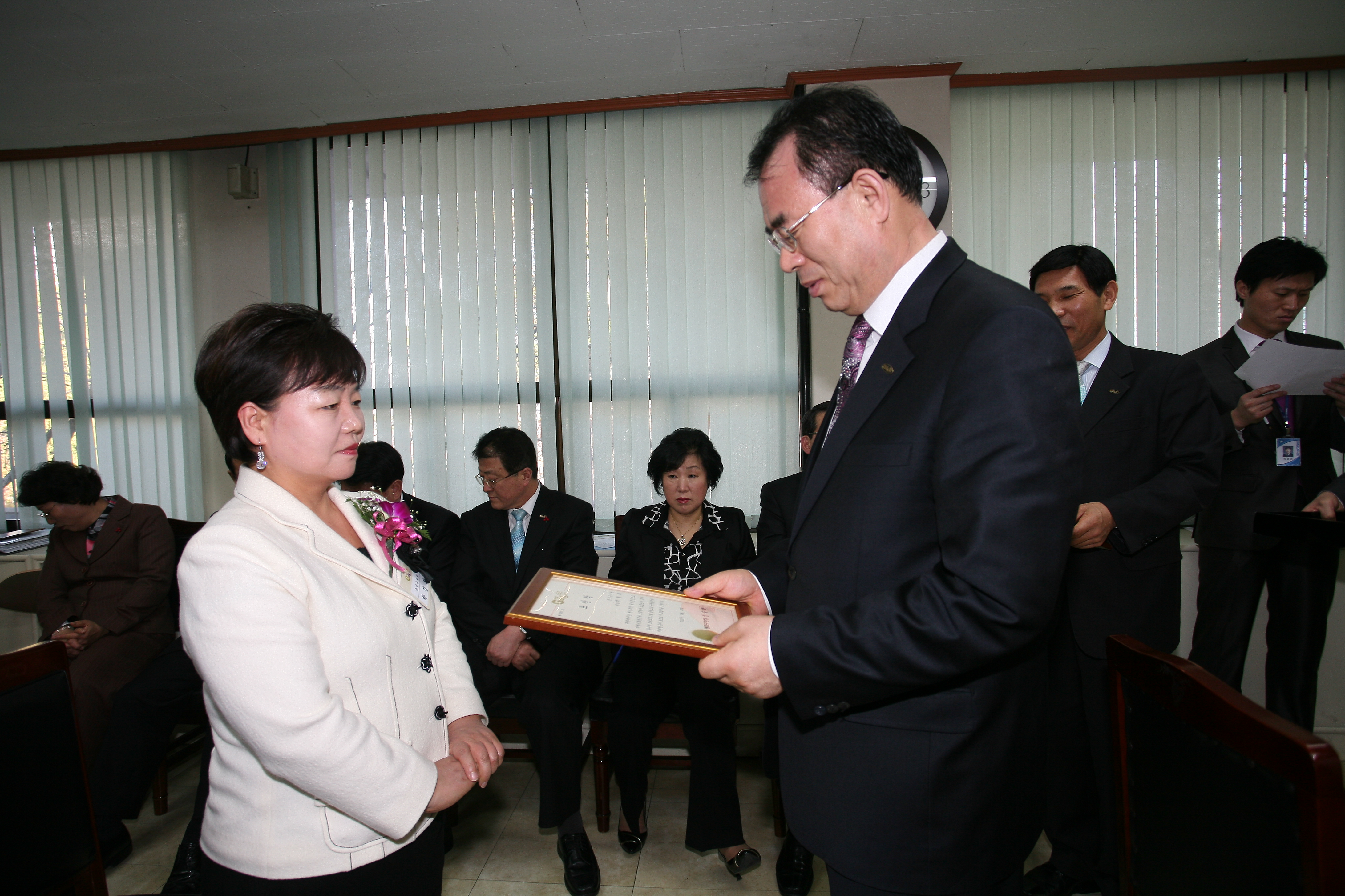2월 정기구청장 표창 수여식 15349.JPG