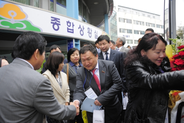 20110417-몽골 국제자매도시 방문단 환영식 31164.JPG