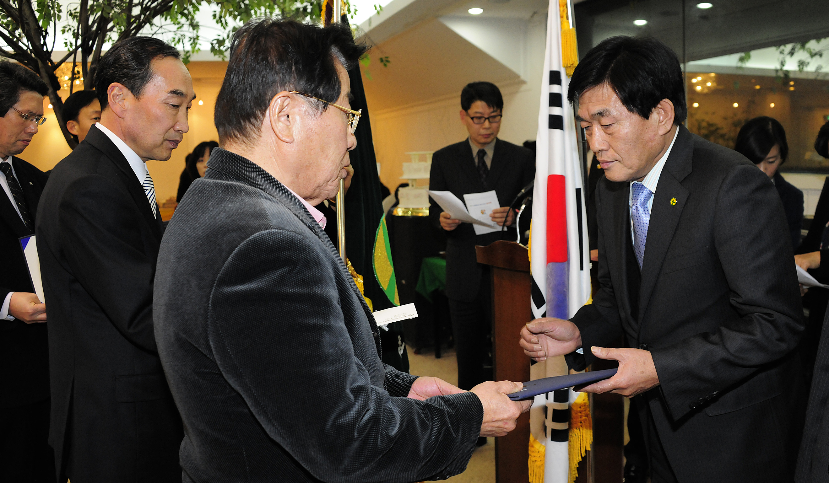 20111216-새마을지회 새마을지도자대회 및 송년회 45800.JPG