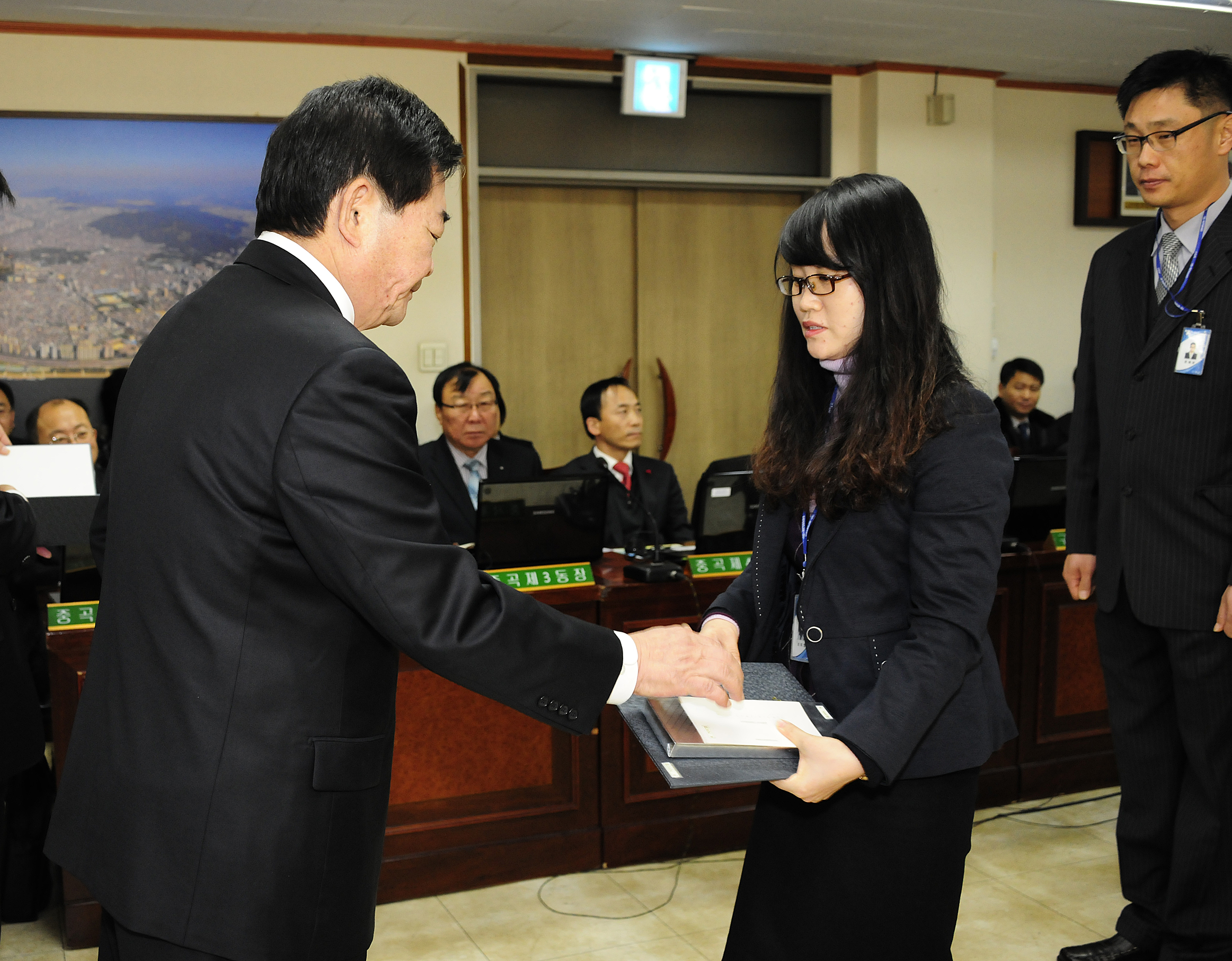 20111215-구동 확대간부회의 표창장 수여식 45432.JPG