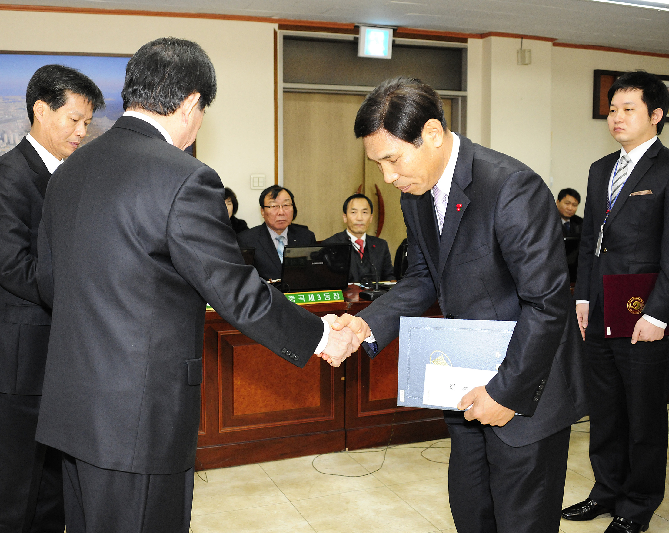 20111215-구동 확대간부회의 표창장 수여식 45453.JPG