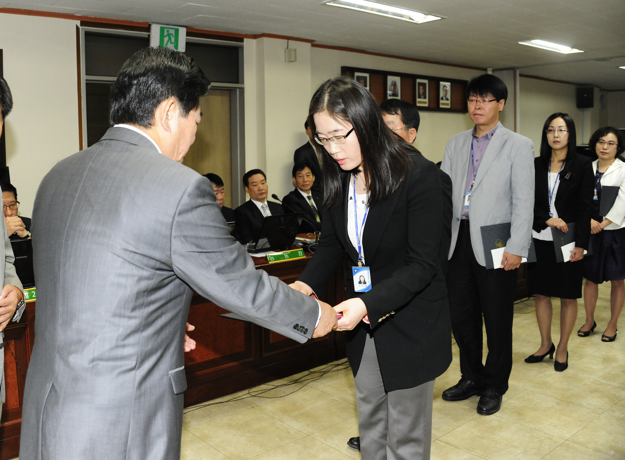 20110519-구확대간부회의 표창장 수여식 34348.JPG