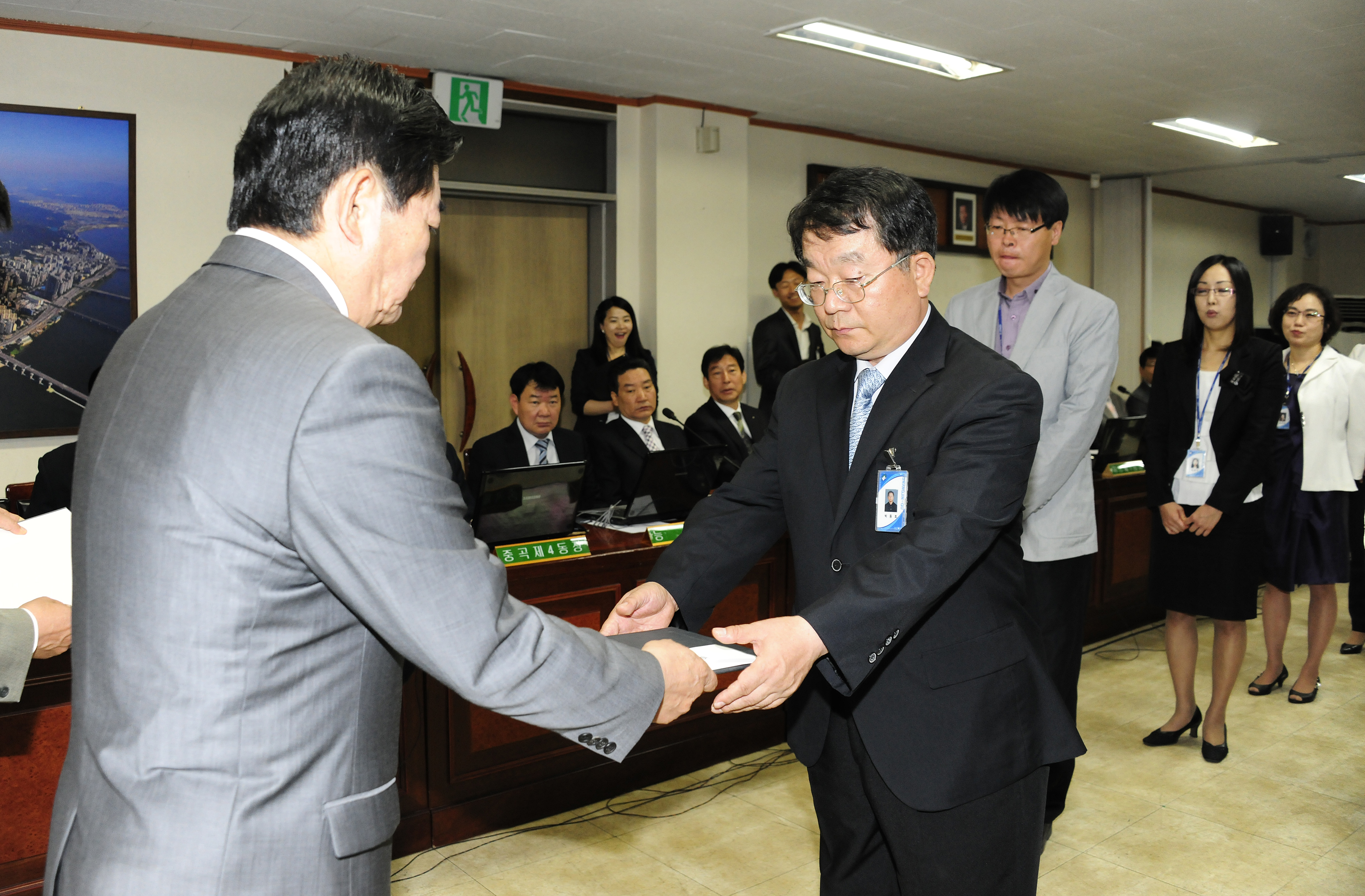 20110519-구확대간부회의 표창장 수여식 34303.JPG