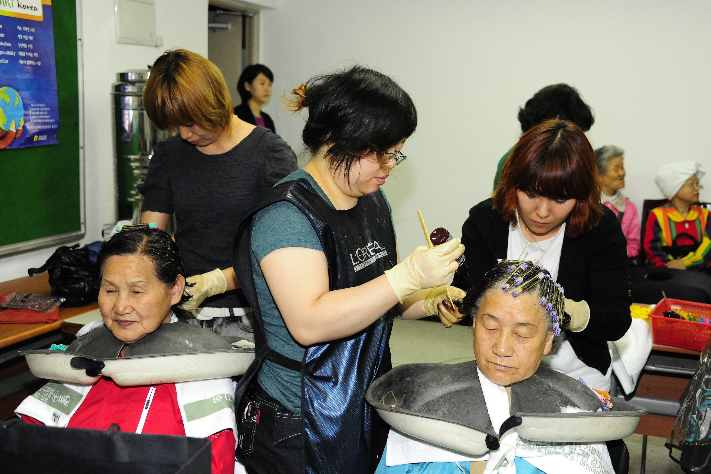 20110511-새마을부녀회 관내 어르신 미용봉사 33367.JPG