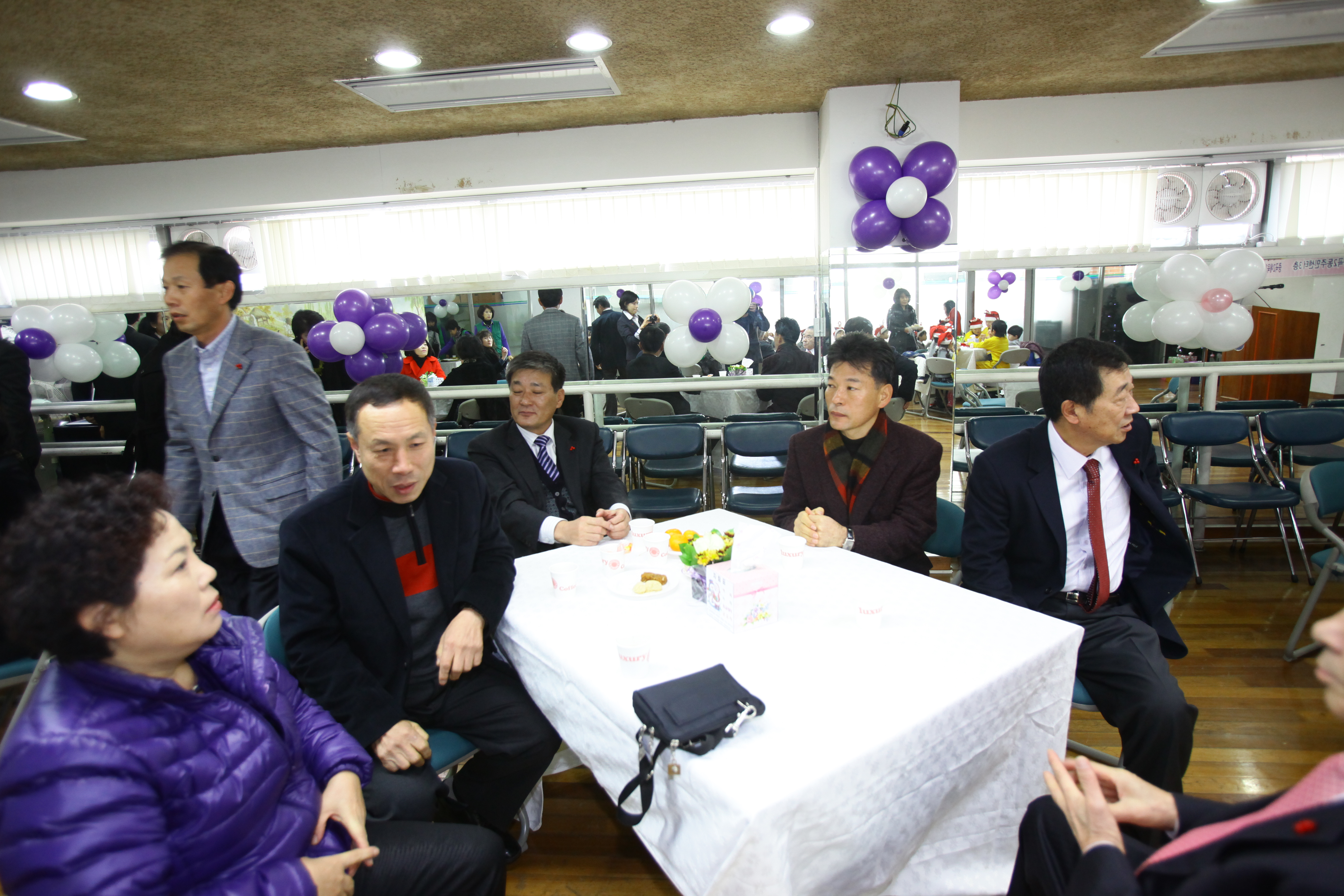 20101221-중곡2동 사랑의 일일찻집 20297.JPG