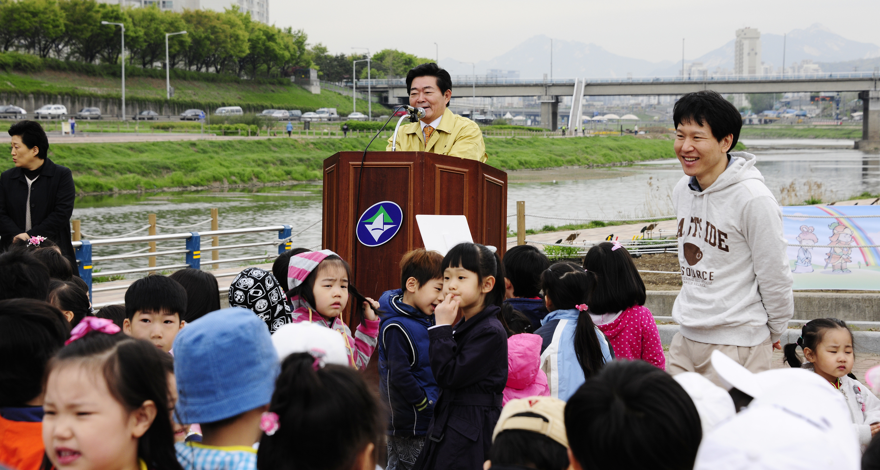 20110409-중량천 둔치 자연학습장 가꾸기 31842.JPG