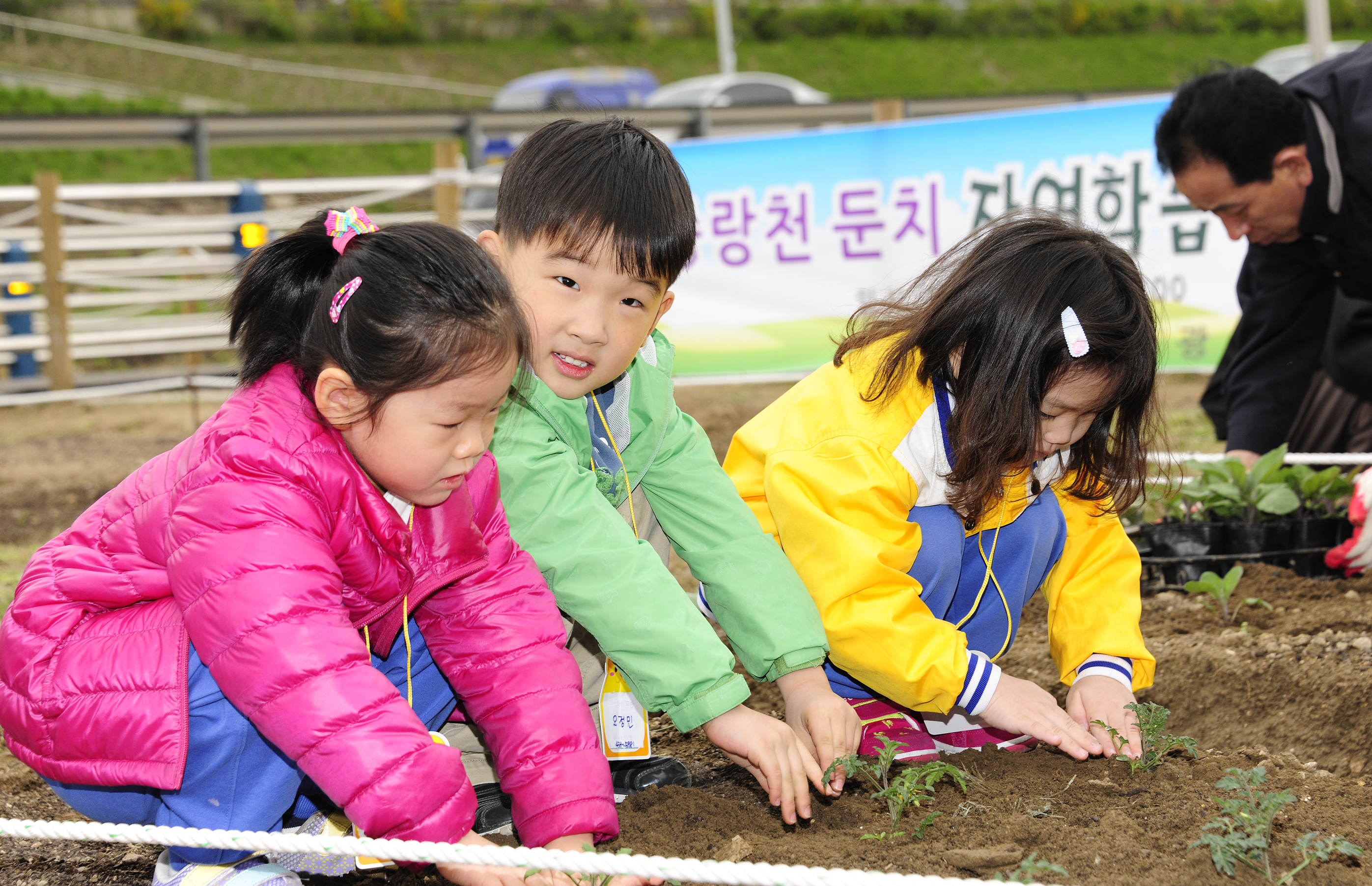 20110409-중량천 둔치 자연학습장 가꾸기 31877.JPG