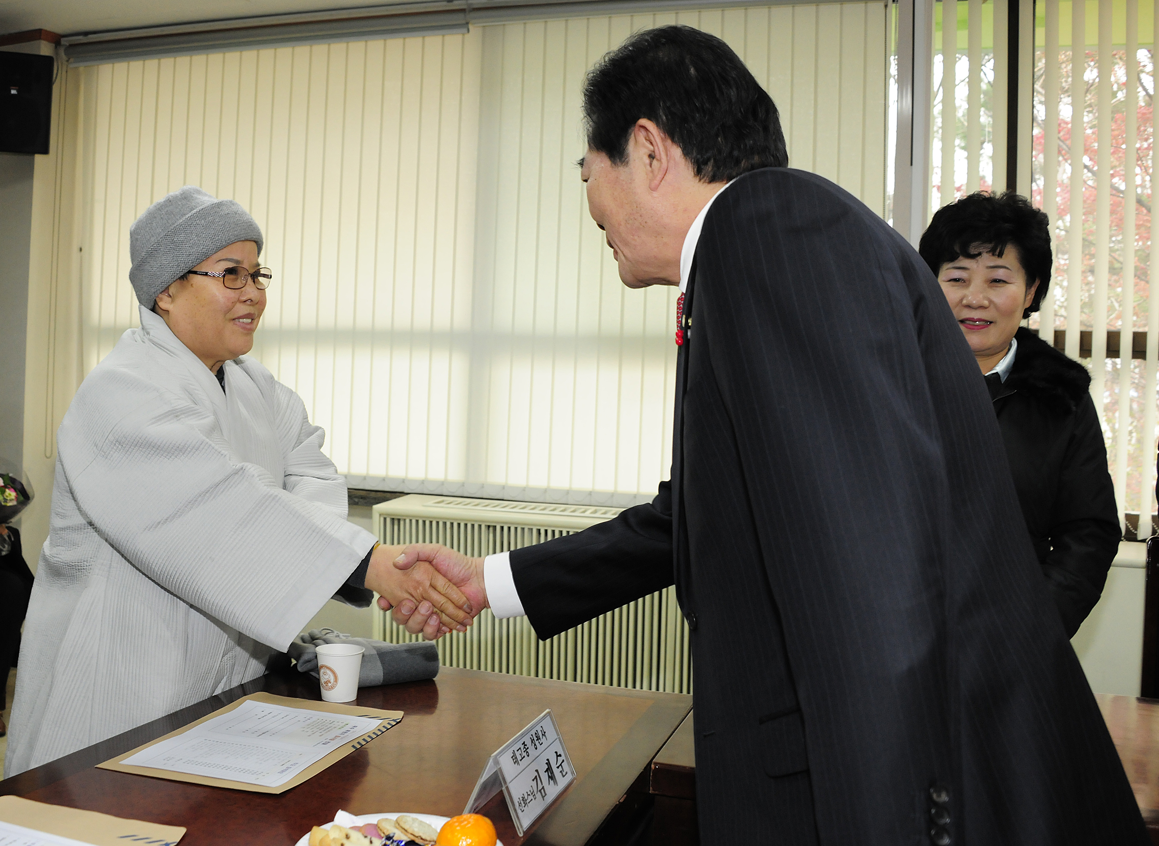 20111228-이웃돕기 우수 후원자 감사장 전달 47158.JPG
