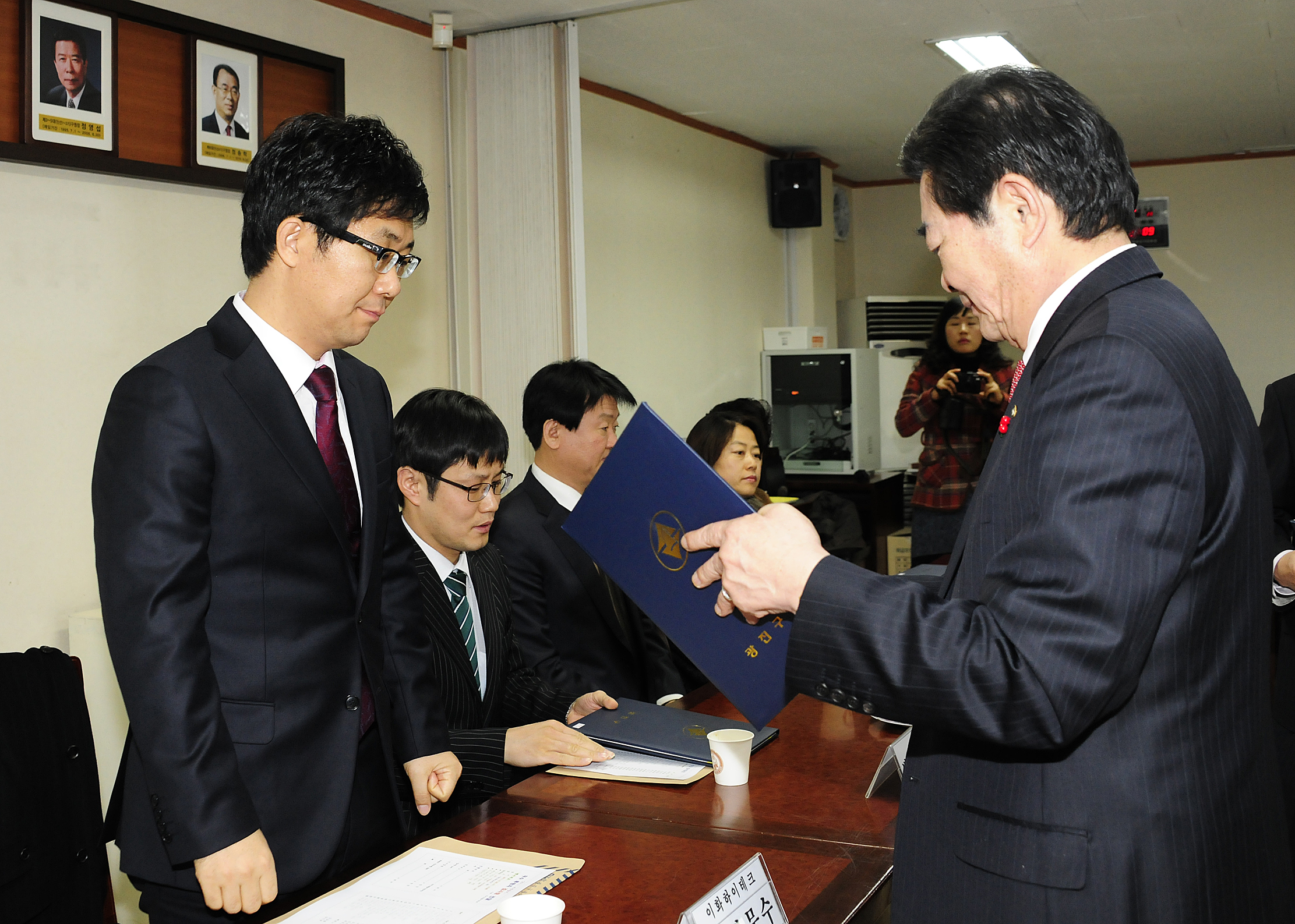 20111228-이웃돕기 우수 후원자 감사장 전달 47218.JPG