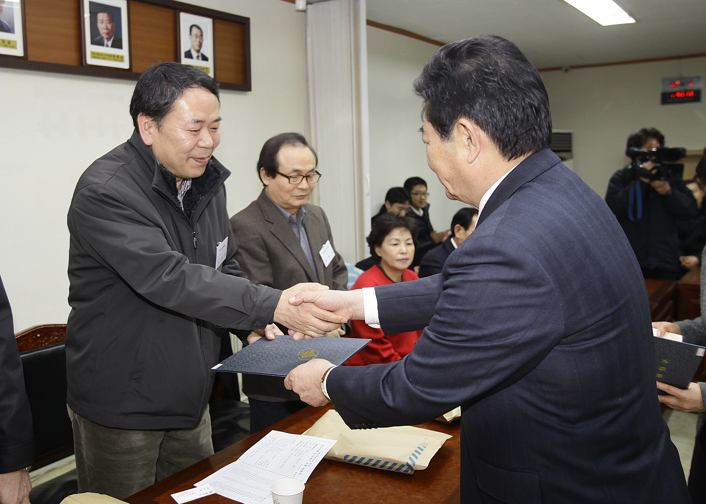 20110111-에코마일리지 우수단체 및 아파트시상 22248.JPG