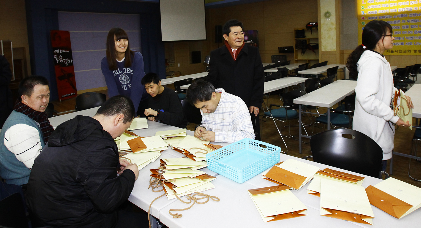 20110129-2011년 설맞이 경로당 및 사회복지시설 방문1 24287.JPG