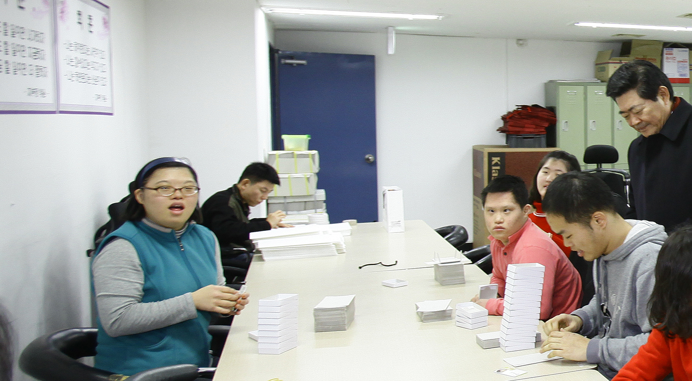 20110129-2011년 설맞이 경로당 및 사회복지시설 방문1 24085.JPG