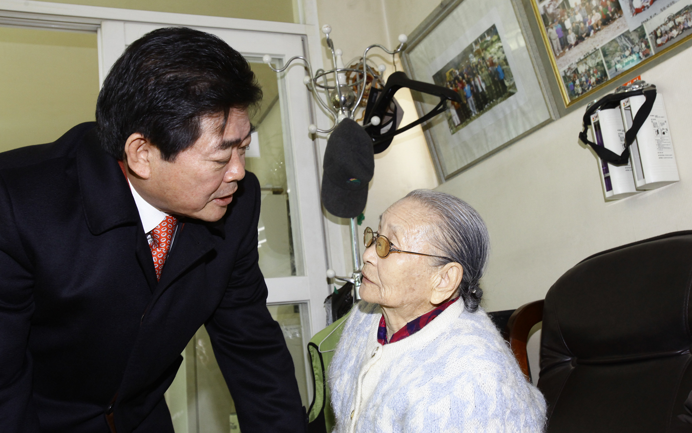 20110129-2011년 설맞이 경로당 및 사회복지시설 방문1 24120.JPG