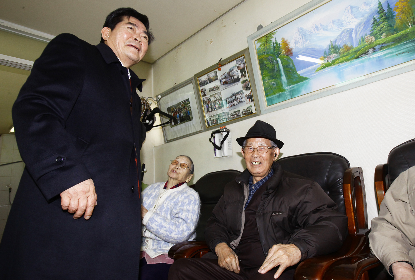 20110129-2011년 설맞이 경로당 및 사회복지시설 방문1 24126.JPG