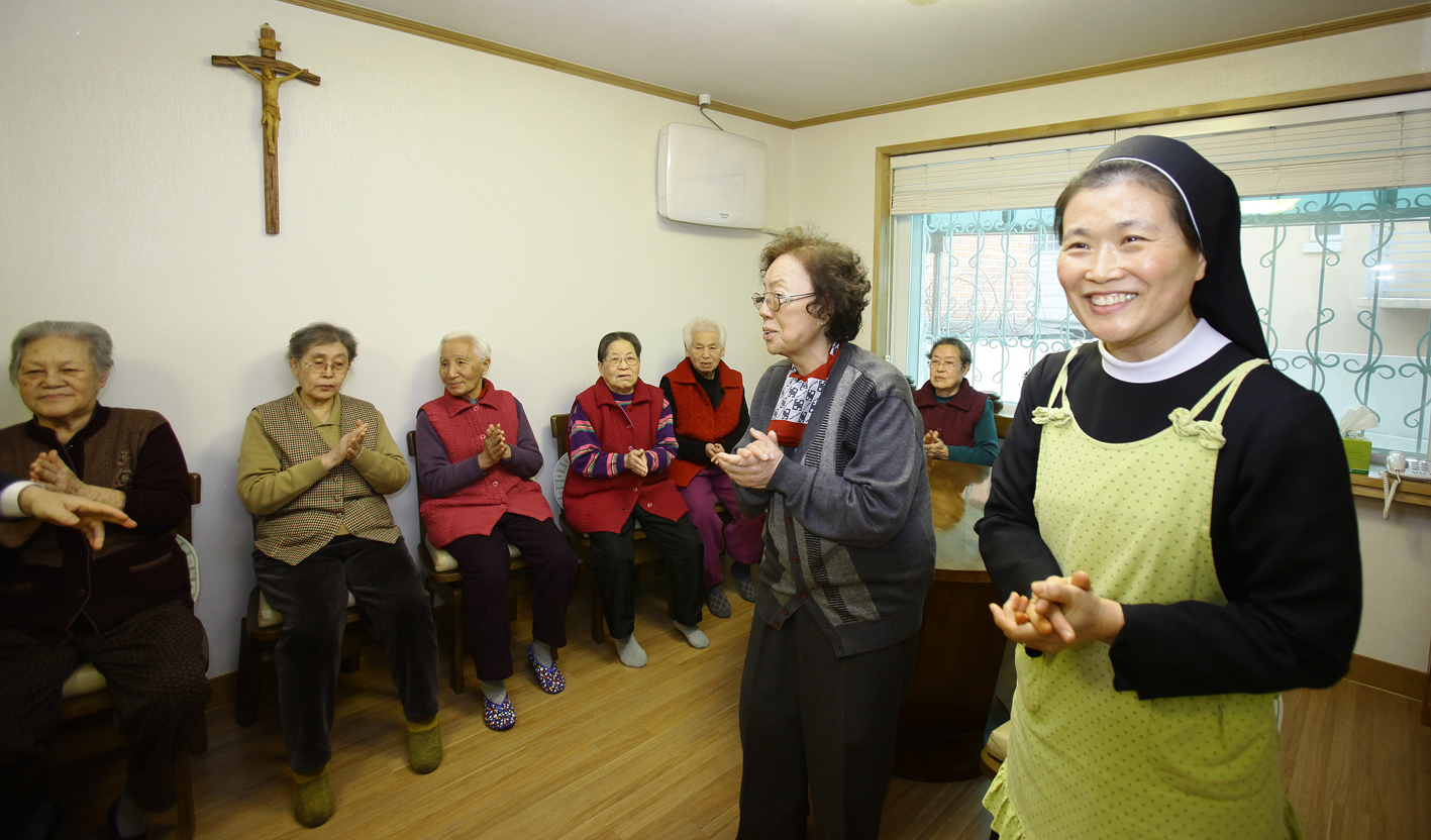 20110129-2011년 설맞이 경로당 및 사회복지시설 방문1 24162.JPG