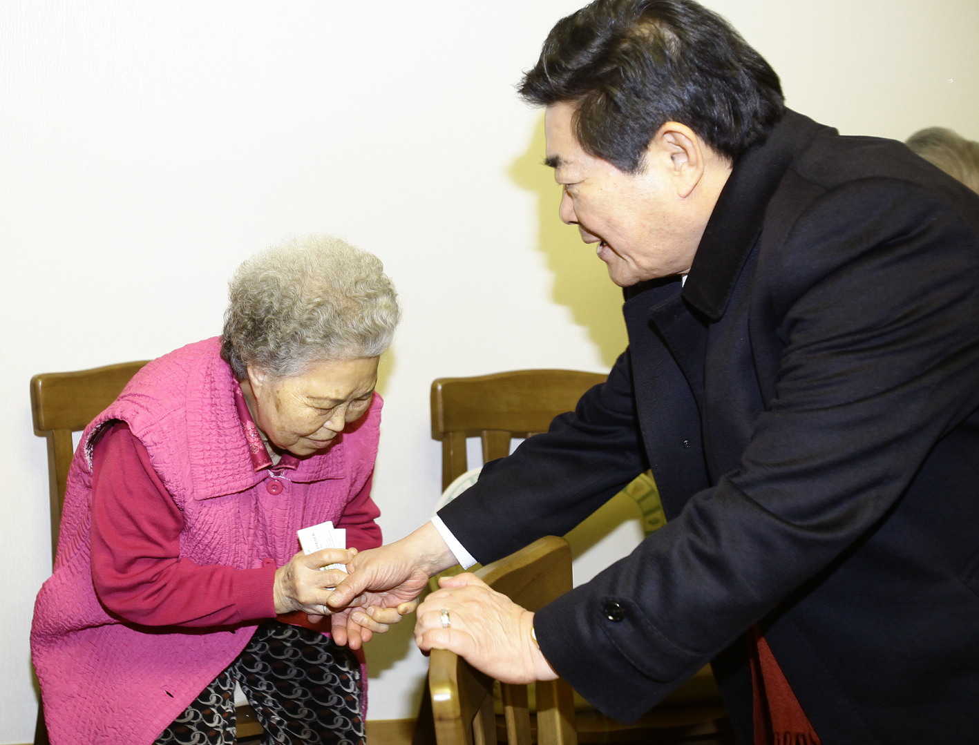 20110129-2011년 설맞이 경로당 및 사회복지시설 방문1 24175.JPG