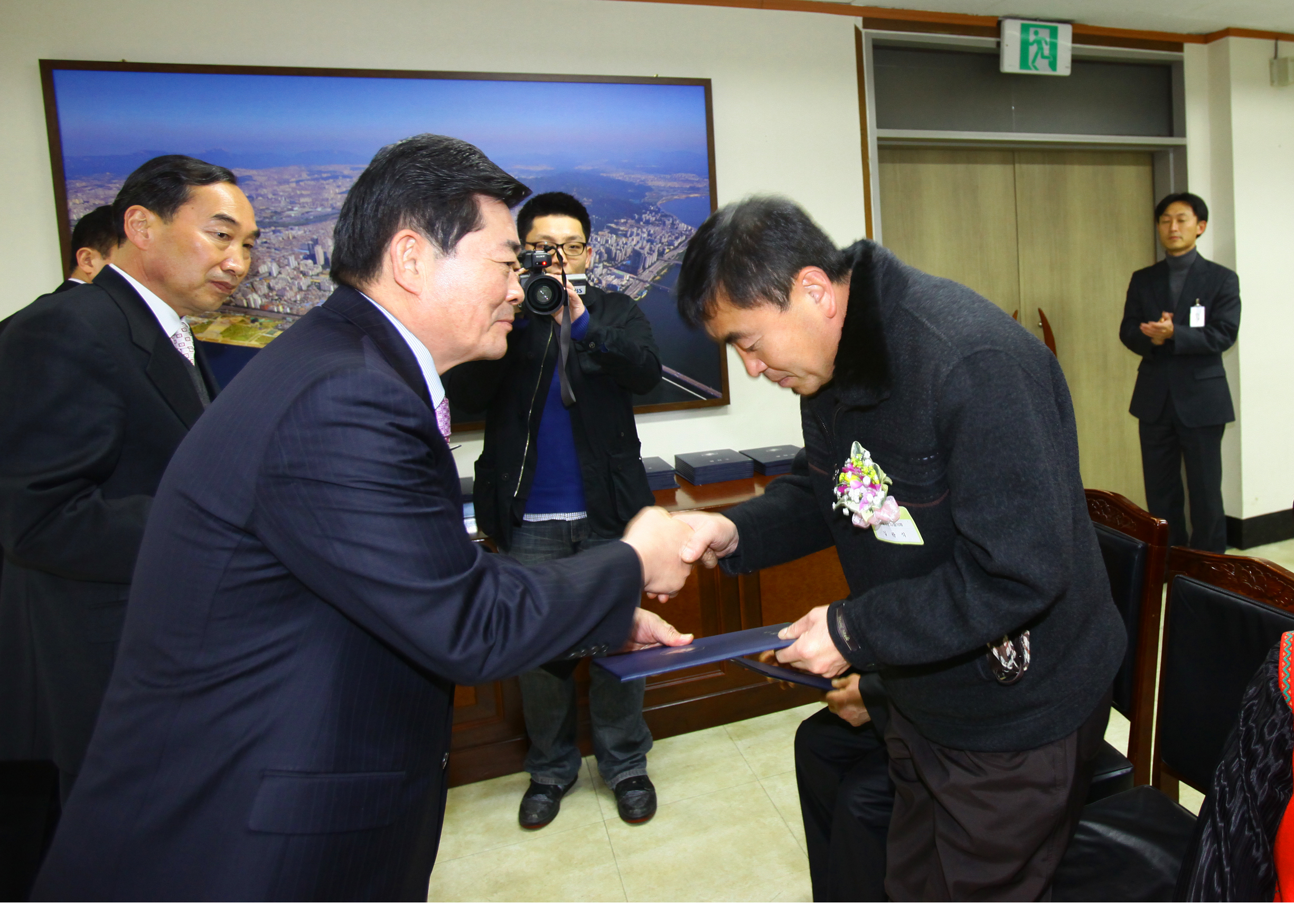 20101227-12월 정기 구민표창 20701.JPG