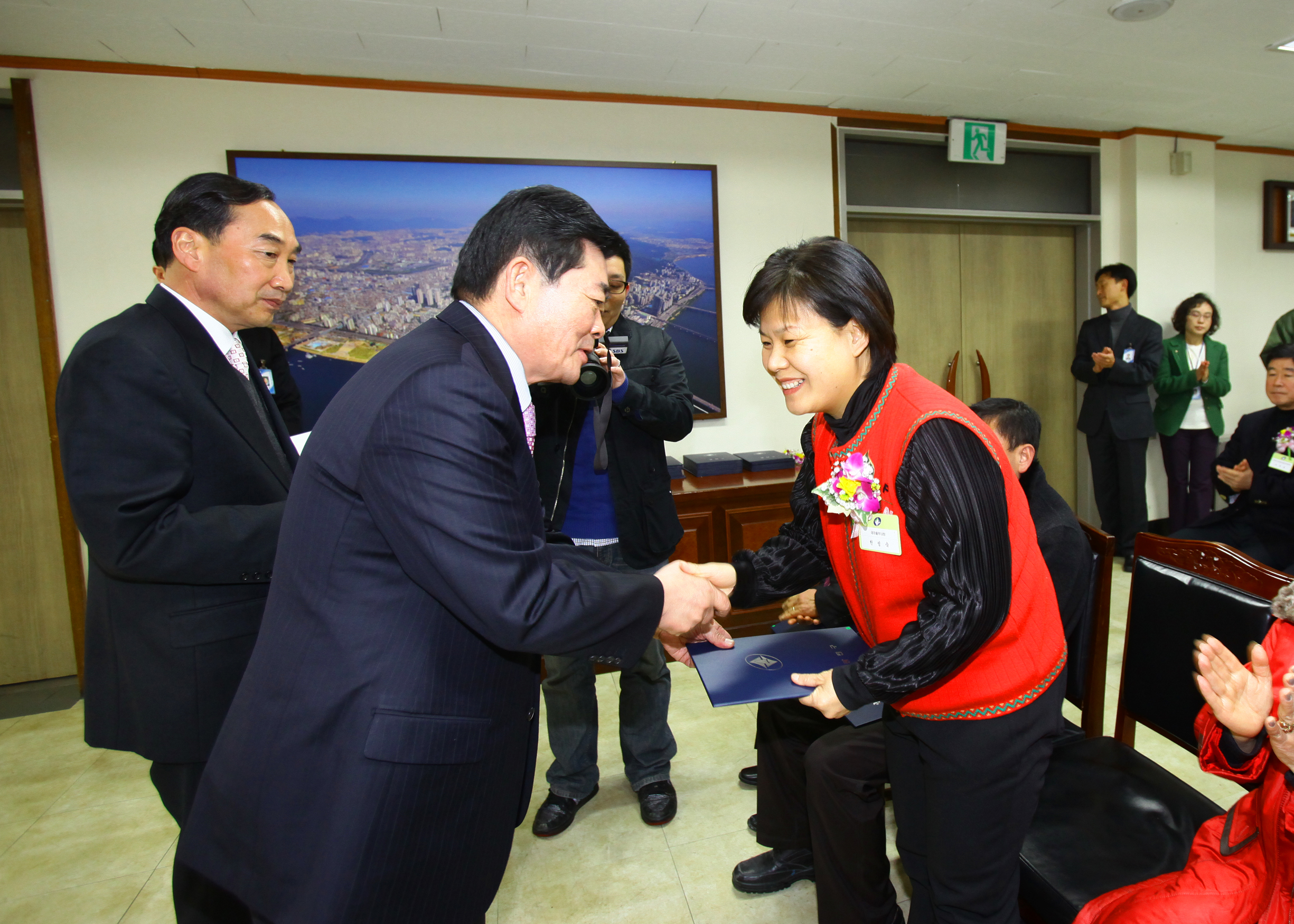 20101227-12월 정기 구민표창 20702.JPG