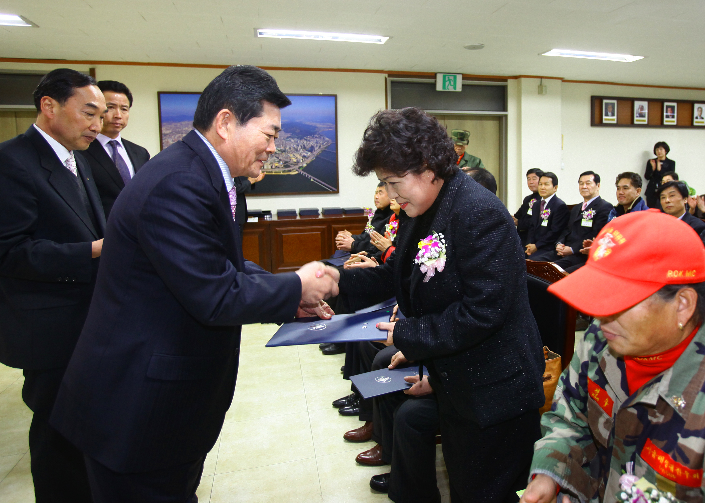20101227-12월 정기 구민표창 20707.JPG