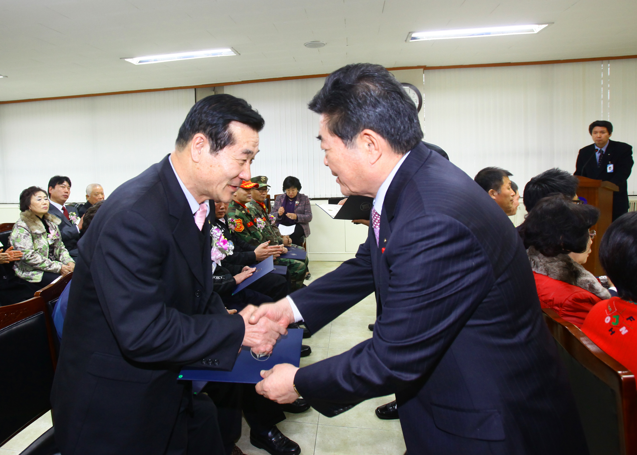 20101227-12월 정기 구민표창 20715.JPG