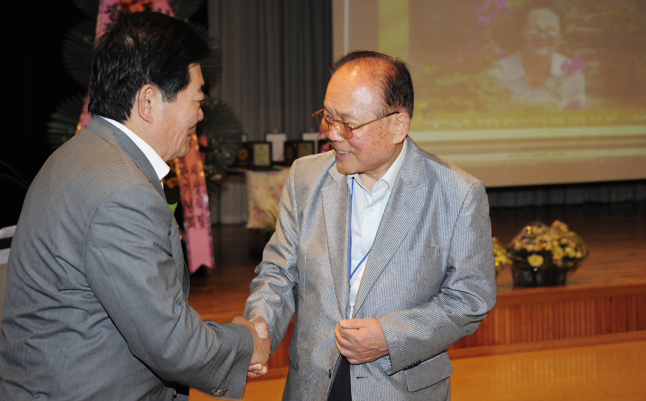 20110825-제1회 광진문학시상 및 출판 기념회 39448.JPG