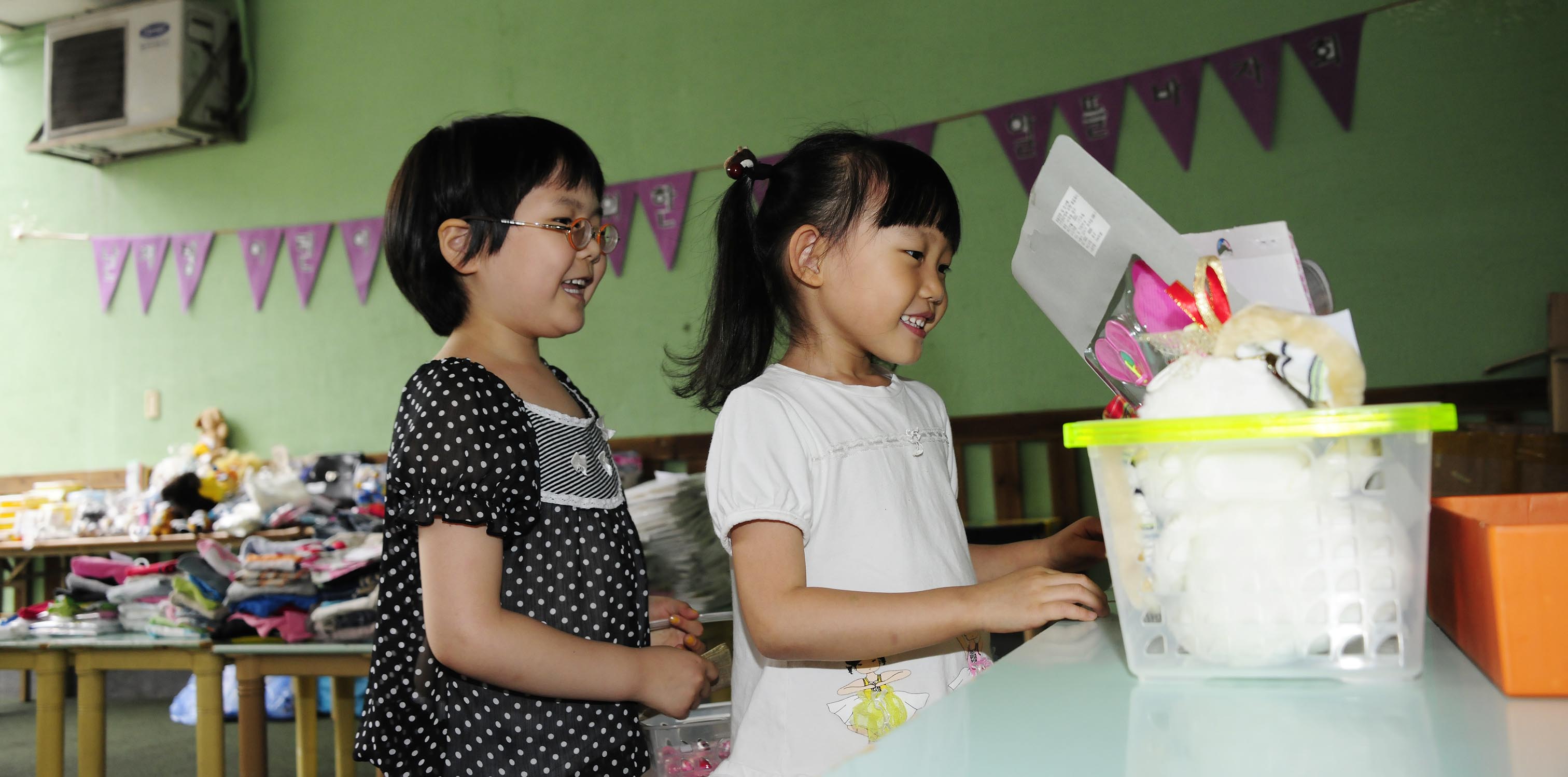20110624-구청 직장어린이집-난치병어린이 및 불우이웃돕기 바자회 36457.JPG