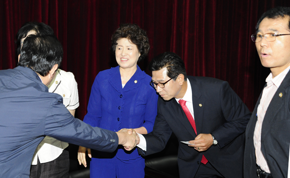 20110616-제150회 구의회-행정사무감사 35980.JPG