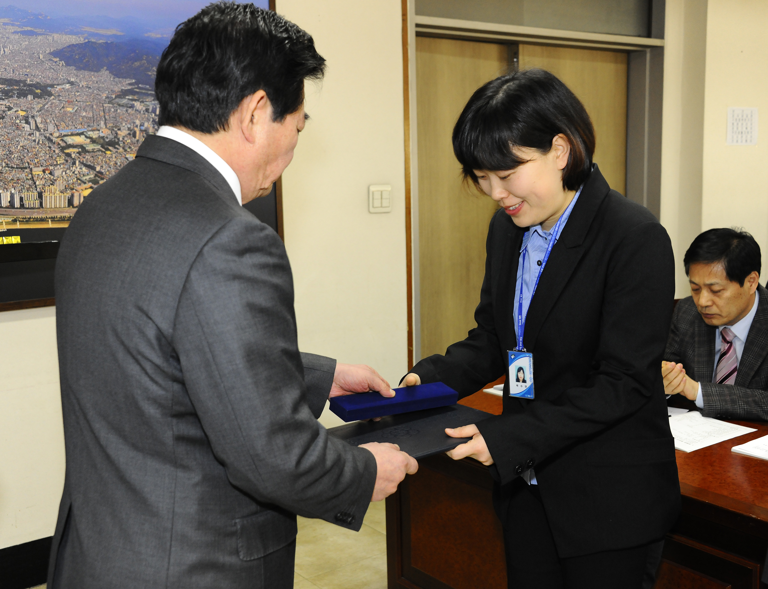 20110310-구 확대간부회의 표창 수여 27341.JPG