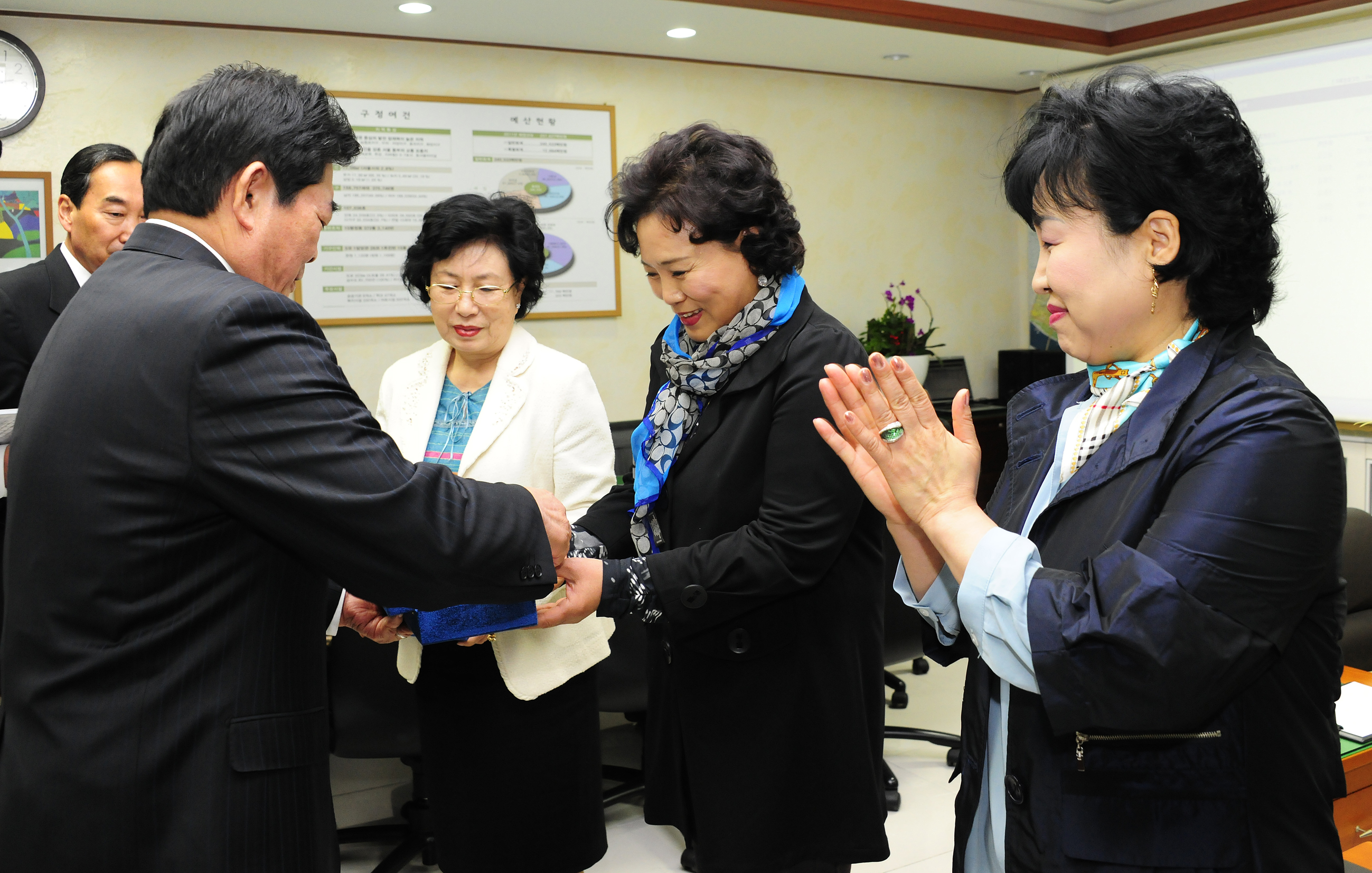 20110328-명예행정관 공로패 전달식 29056.JPG