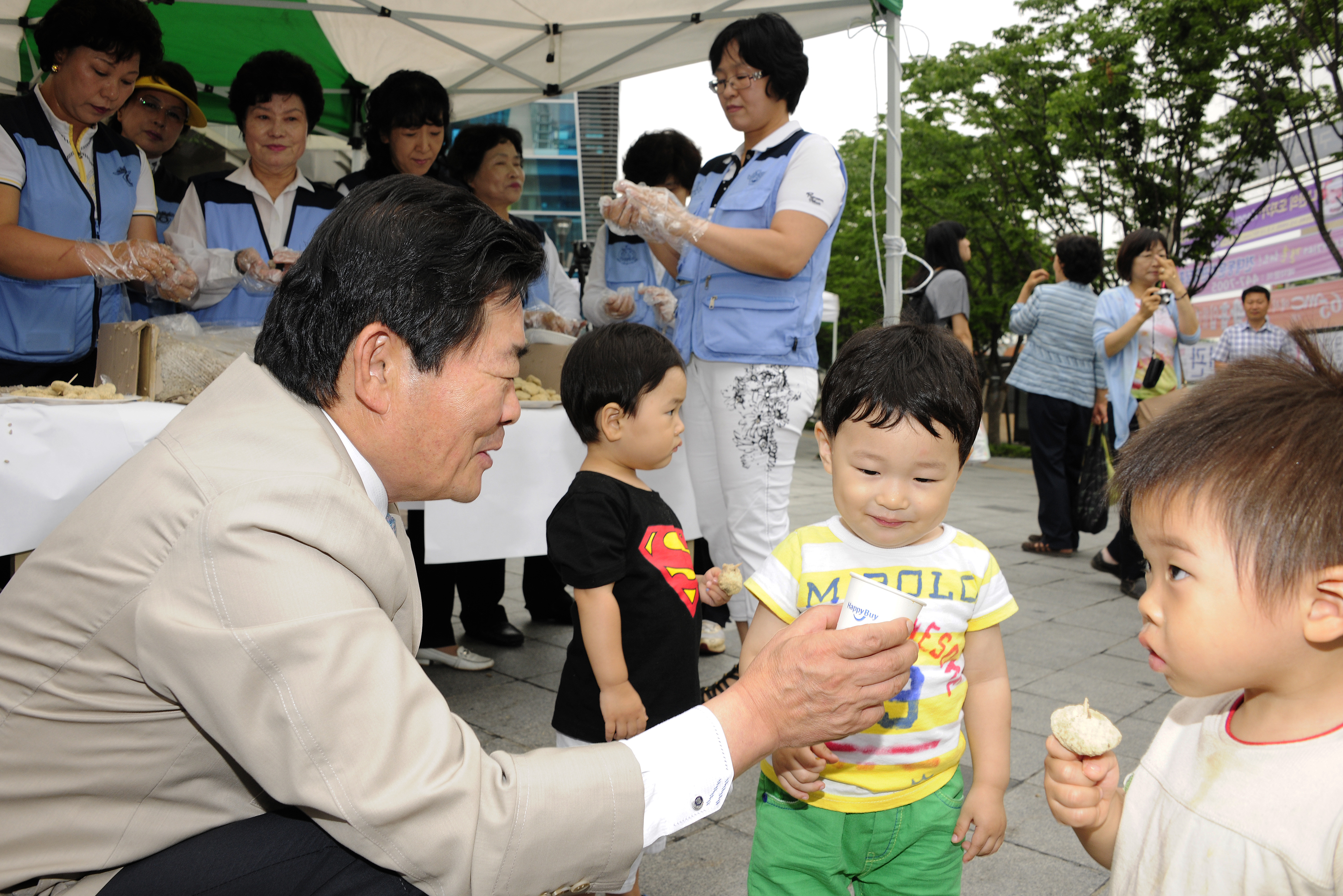 20110622-자유총연맹 광진지회-6.25전쟁터 음식재현 무료시식회 36118.JPG