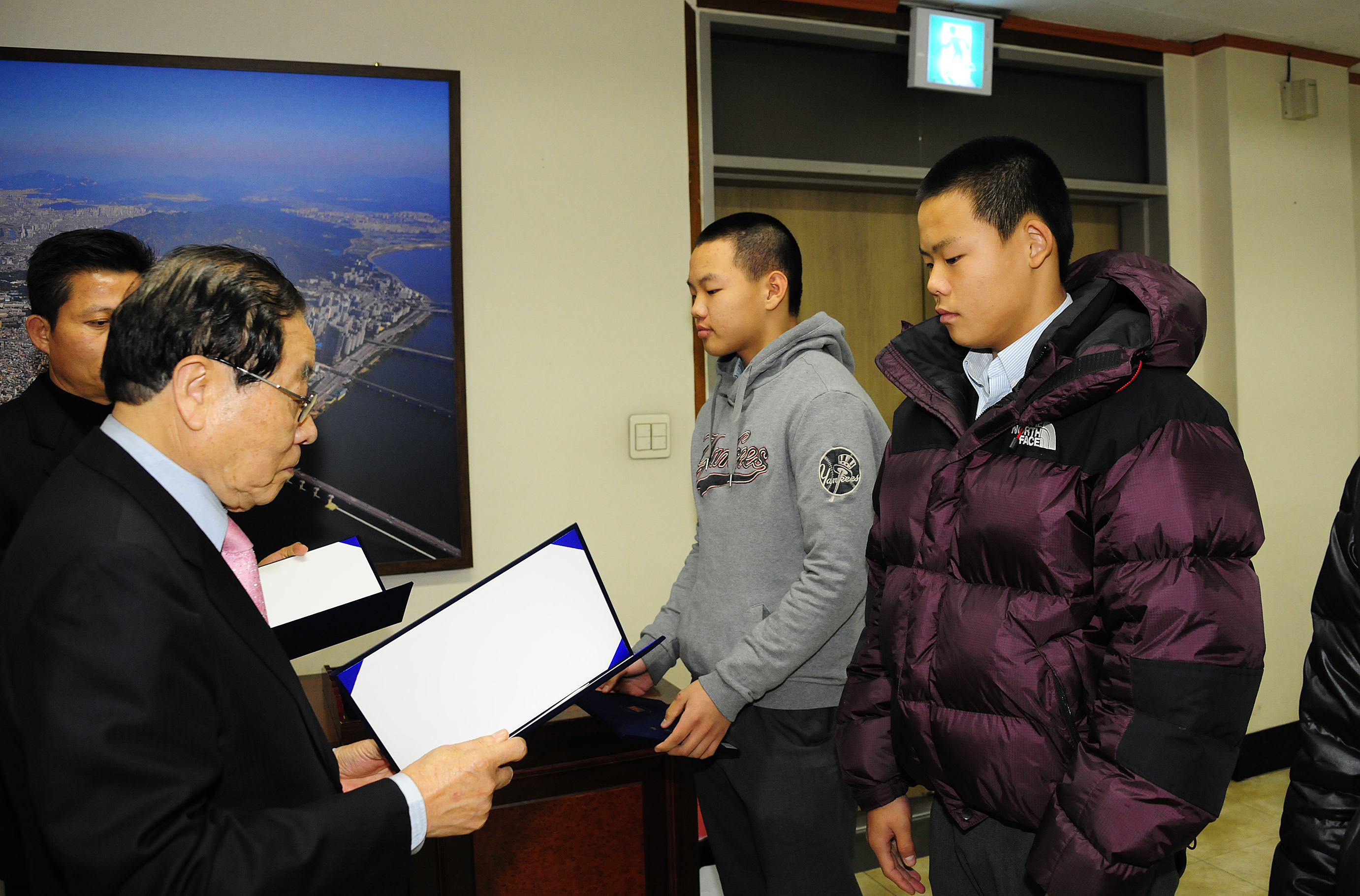 20111208-광진체육꿈나무 경기력 향상 지원증서 수여식 45083.JPG