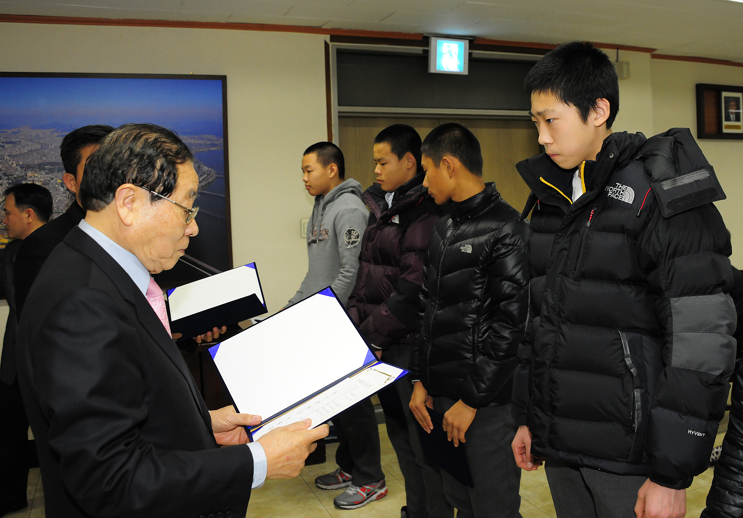 20111208-광진체육꿈나무 경기력 향상 지원증서 수여식 45087.JPG