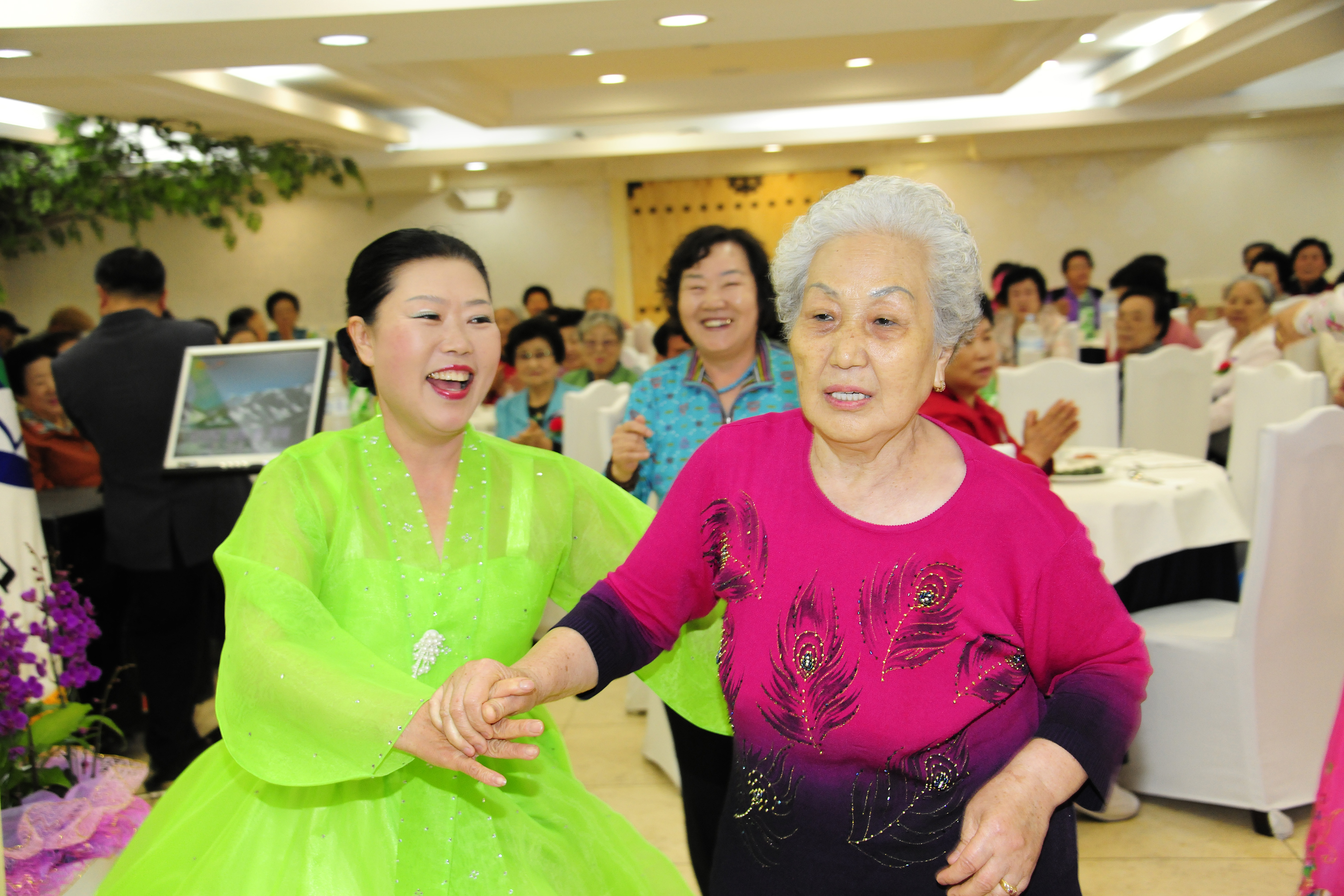 20110504-어버이날 기념 경로잔치 33049.JPG