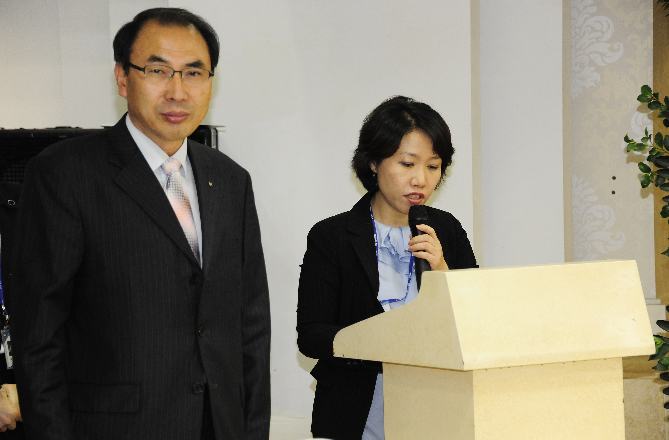20110504-어버이날 기념 경로잔치 33058.JPG