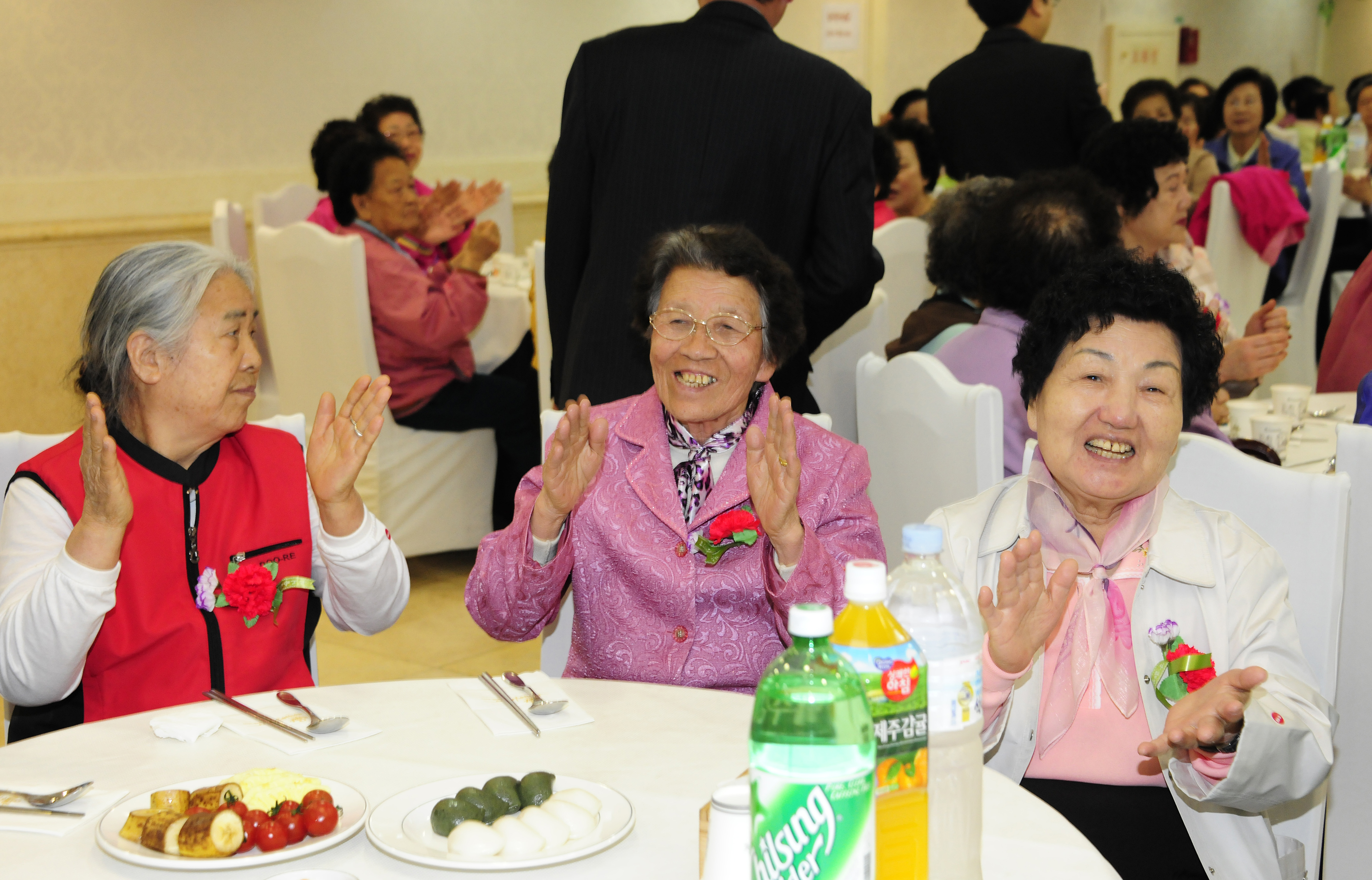20110504-어버이날 기념 경로잔치 33029.JPG