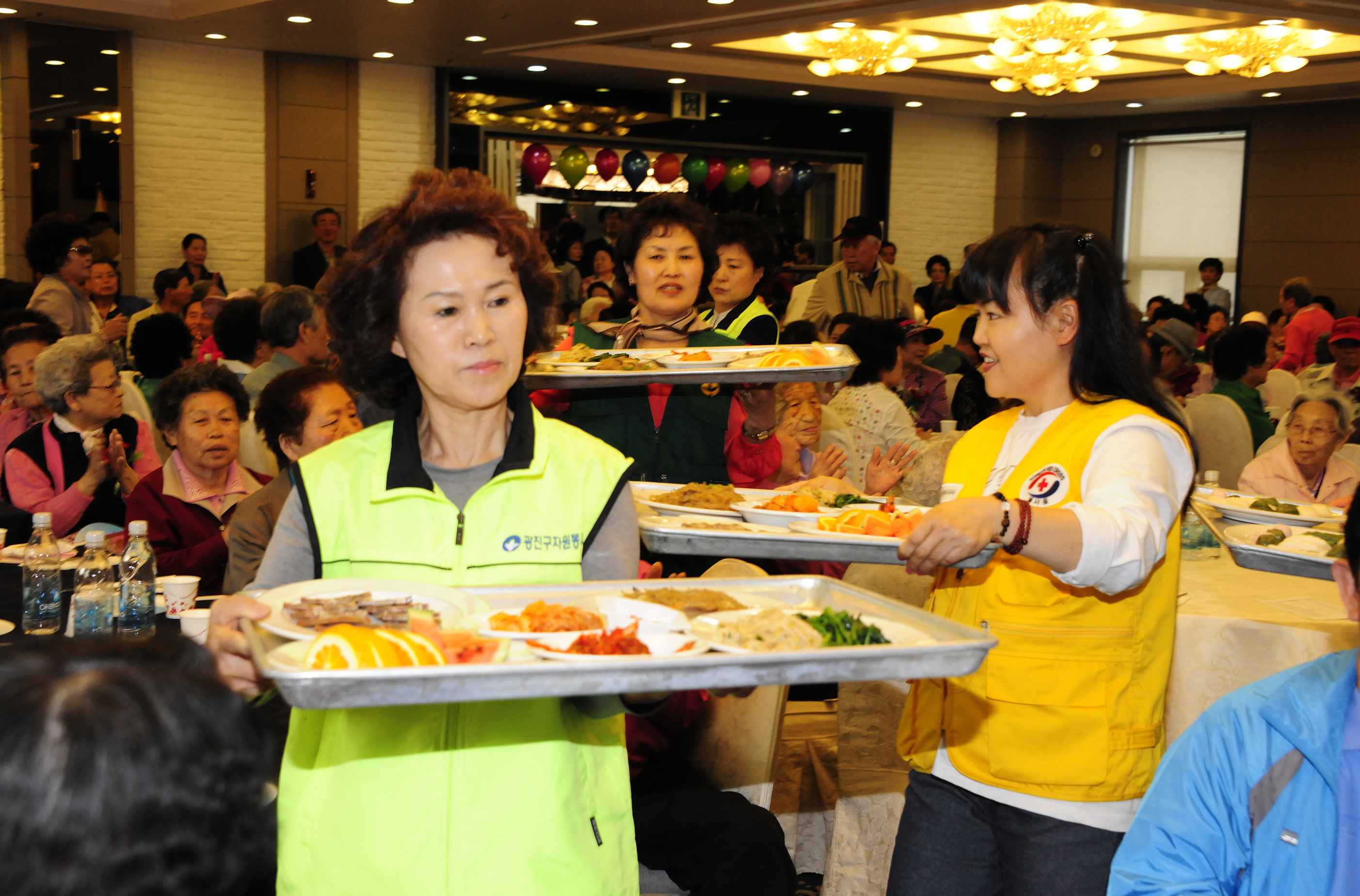 20110504-어버이날 기념 경로잔치 33106.JPG