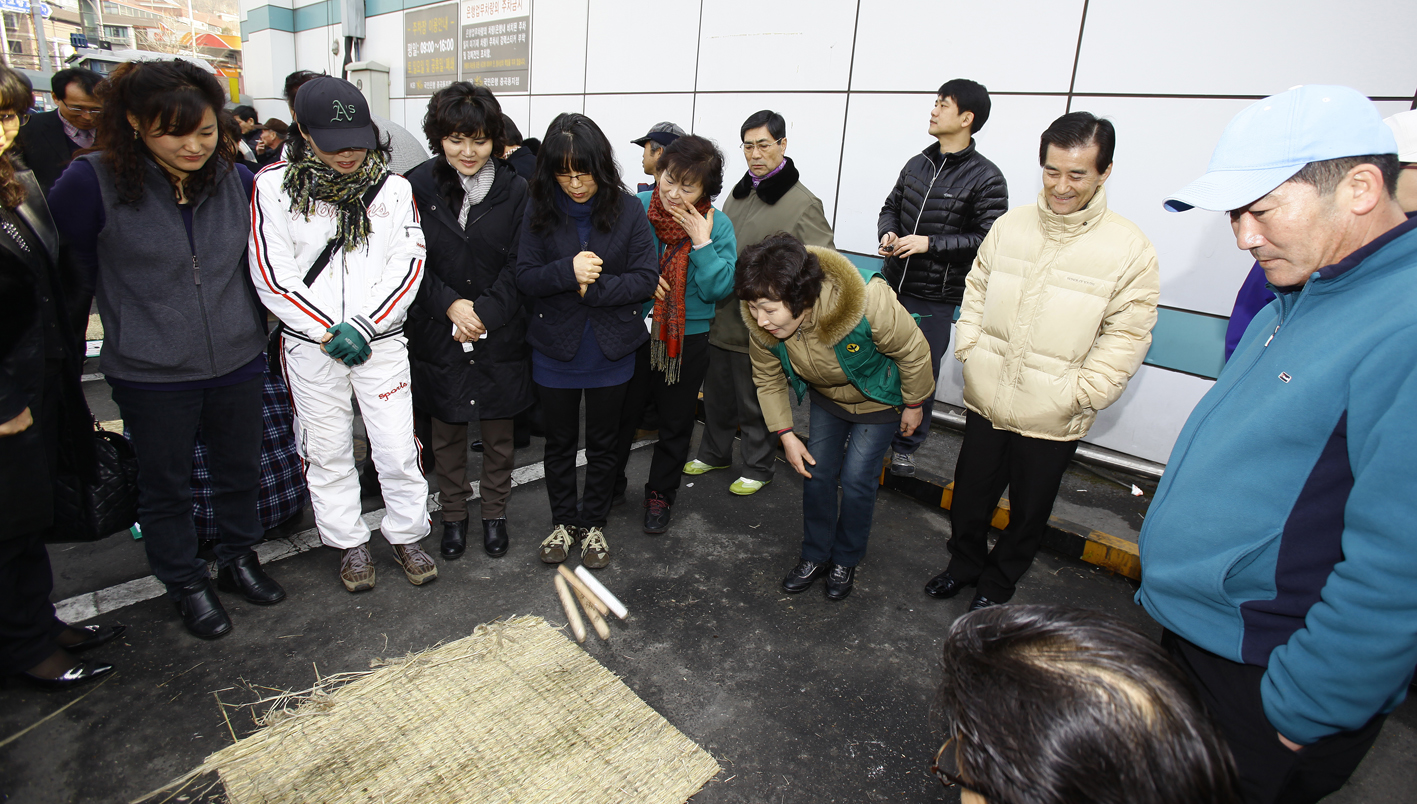 20110219-윷놀이 대회 26446.JPG