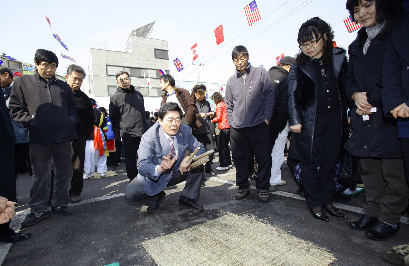 20110219-윷놀이 대회 26449.JPG